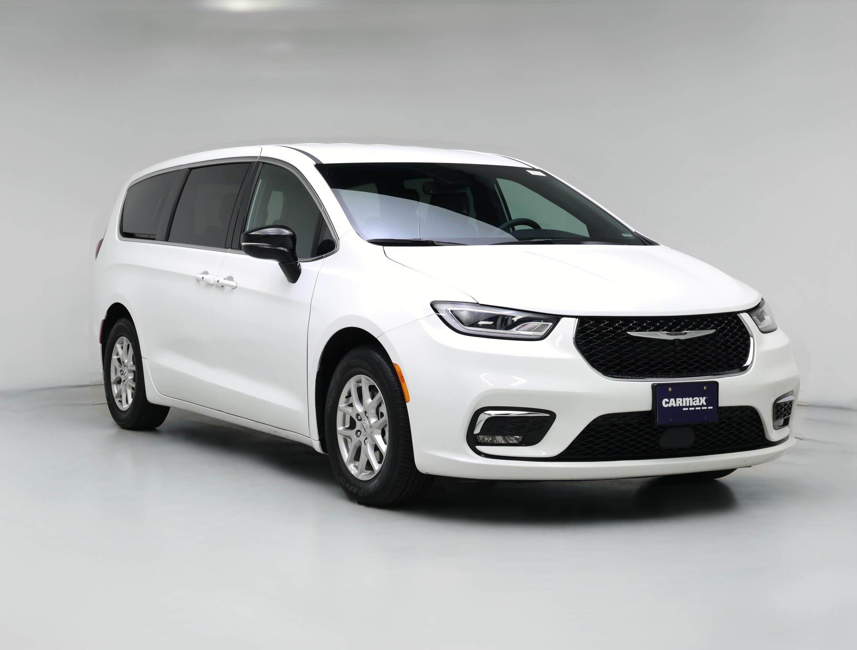 Thumbnail: 2025 Chrysler Pacifica - 1