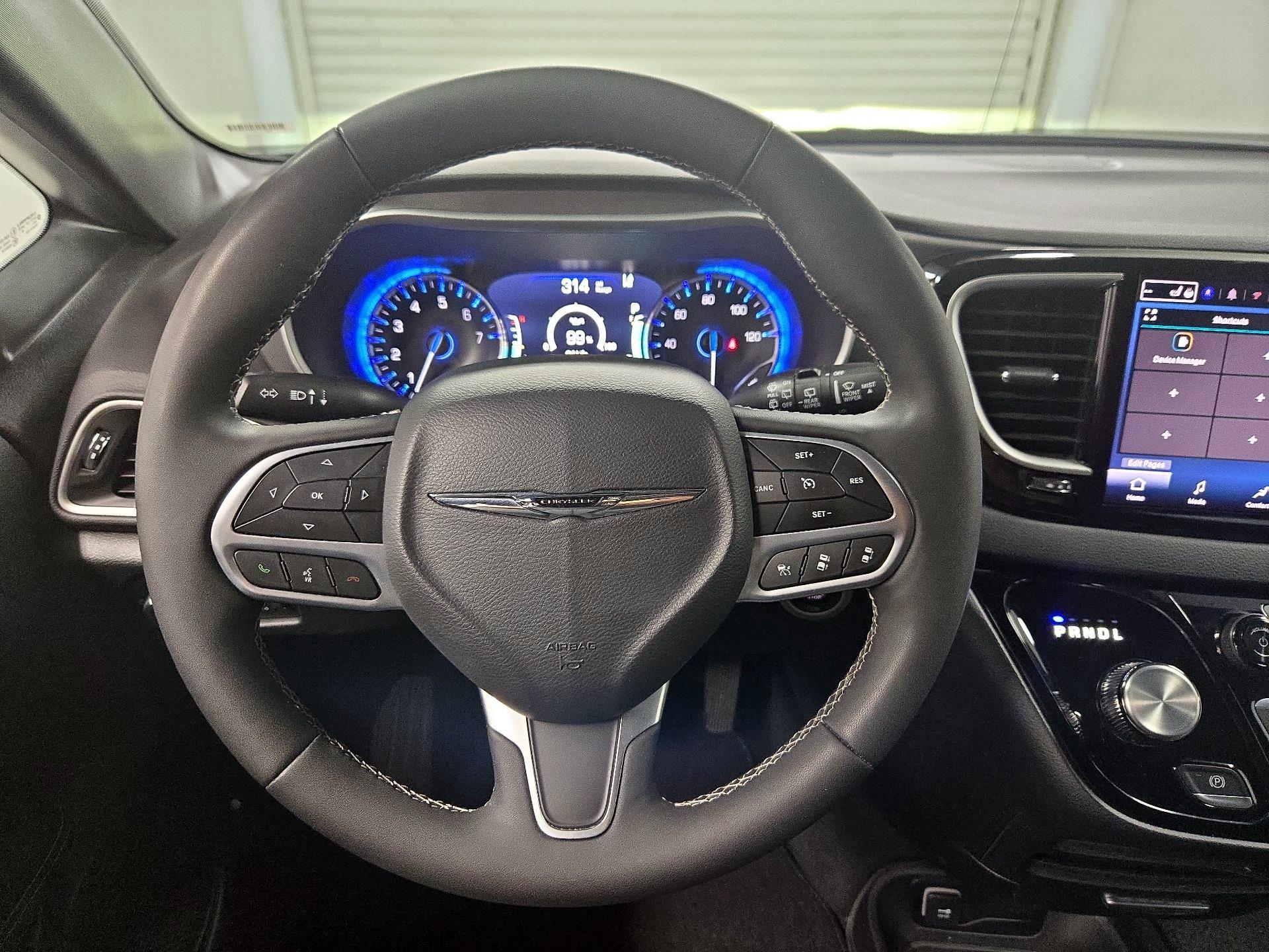 Thumbnail: 2025 Chrysler Pacifica - 10