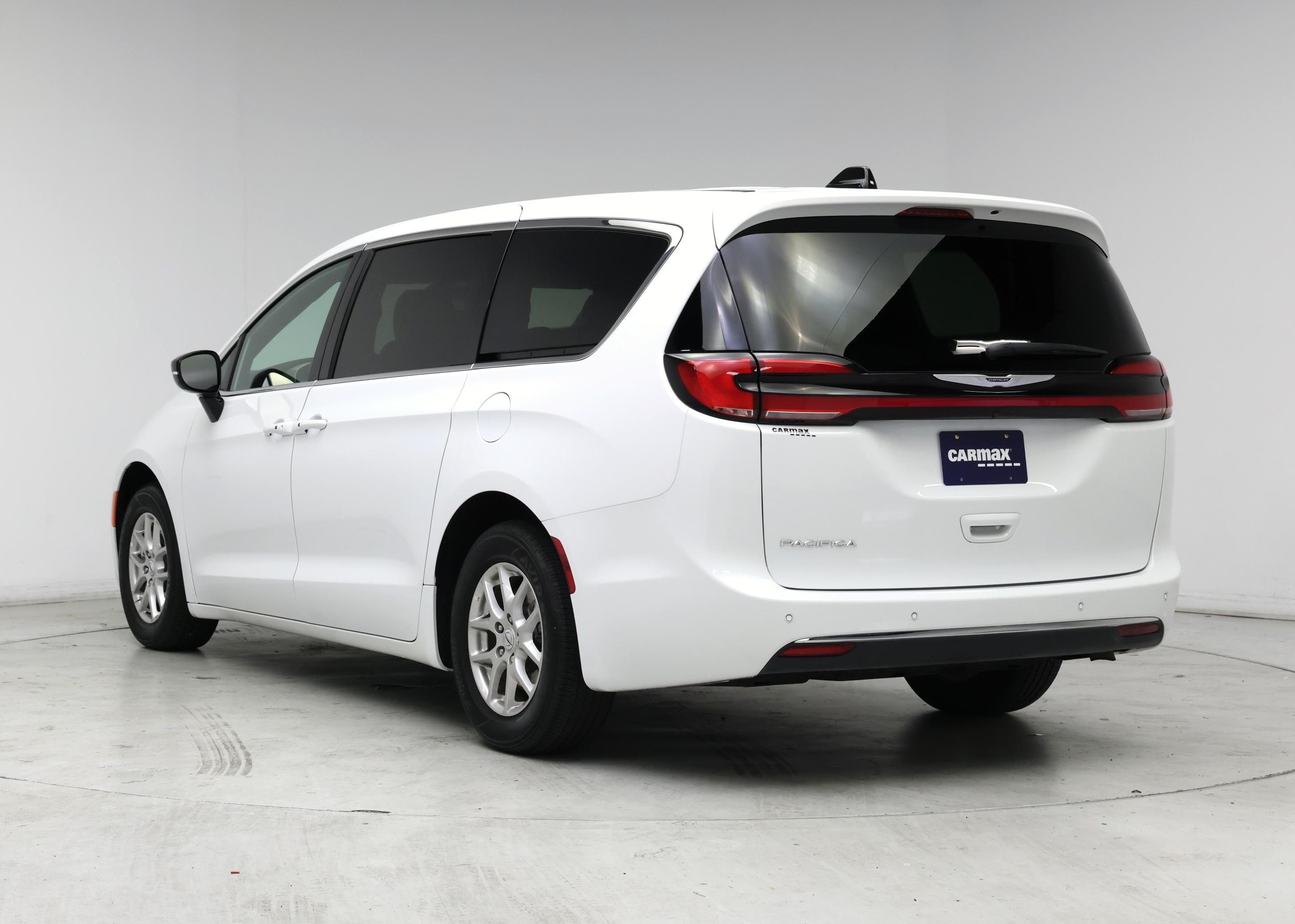 Thumbnail: 2025 Chrysler Pacifica - 2