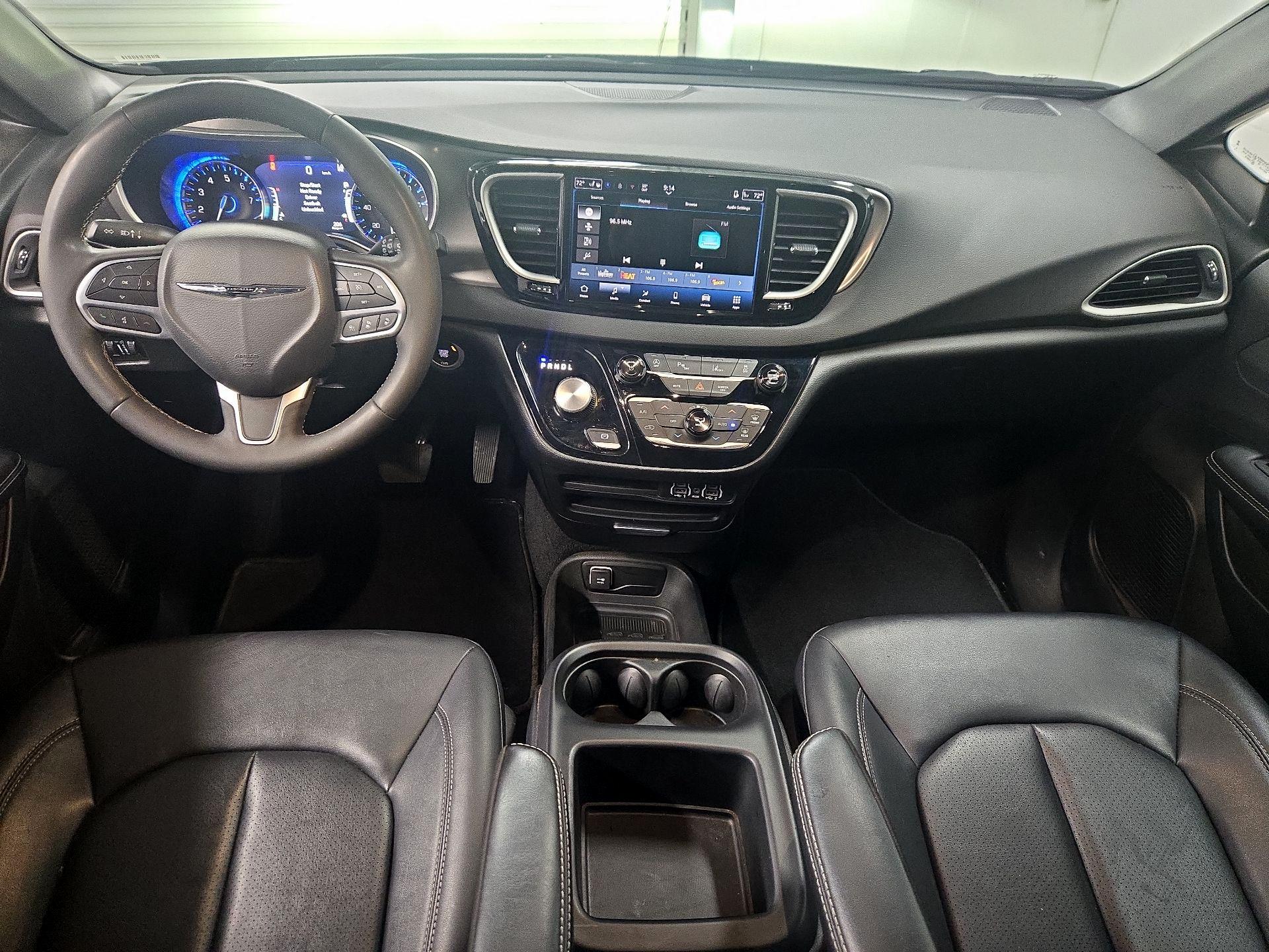 Thumbnail: 2025 Chrysler Pacifica - 9