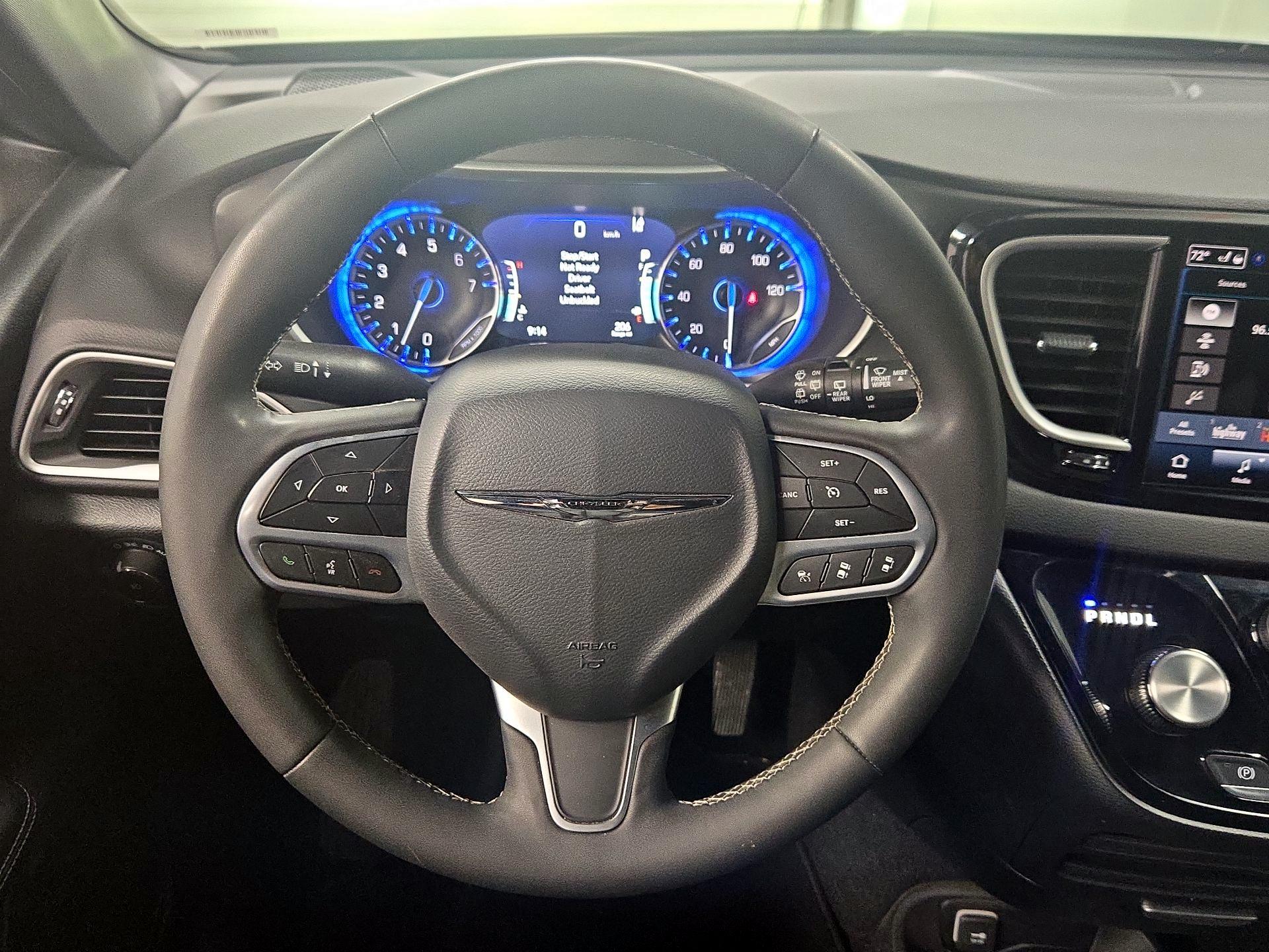 Thumbnail: 2025 Chrysler Pacifica - 10