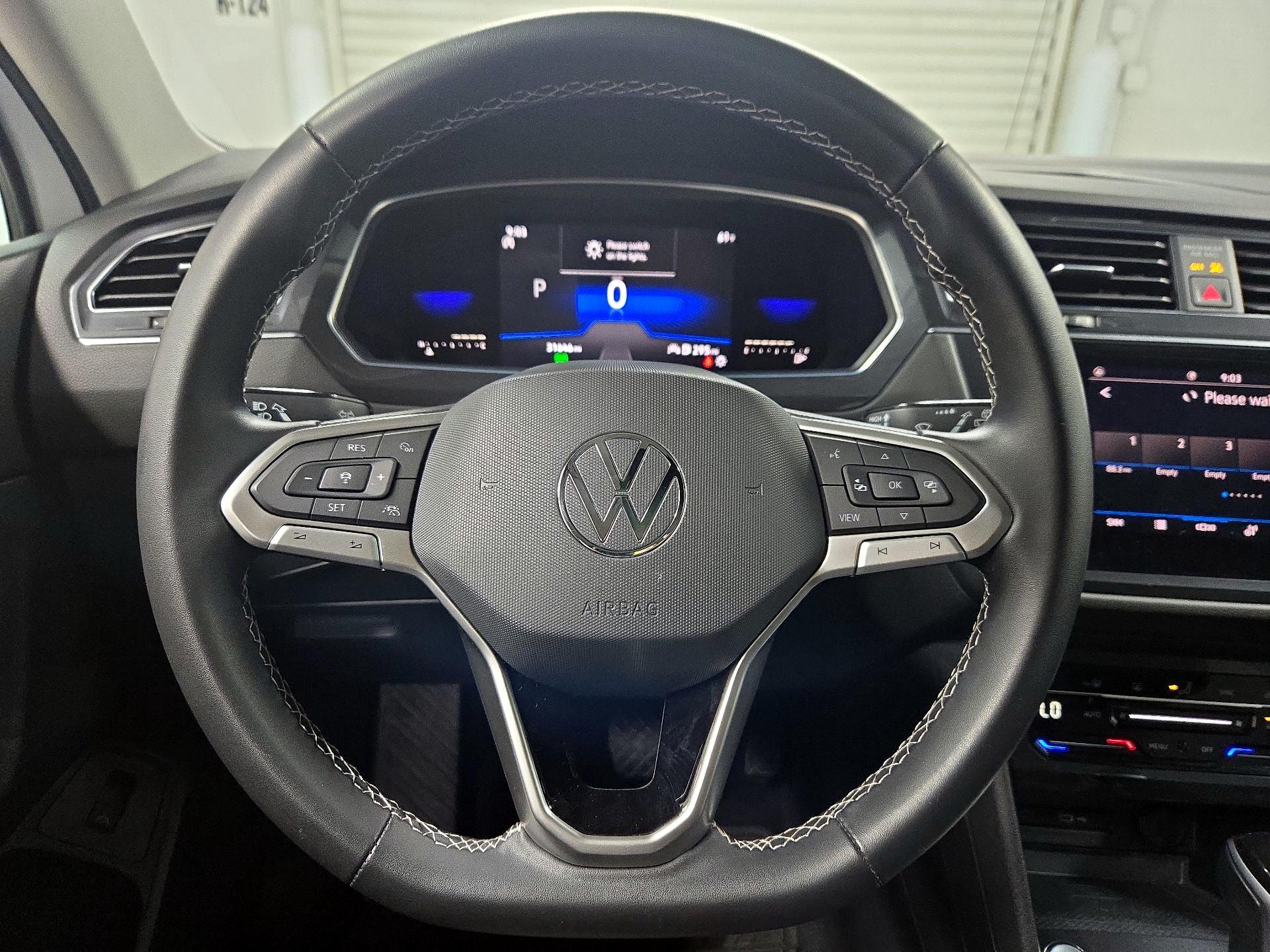 Thumbnail: 2022 Volkswagen Tiguan - 10