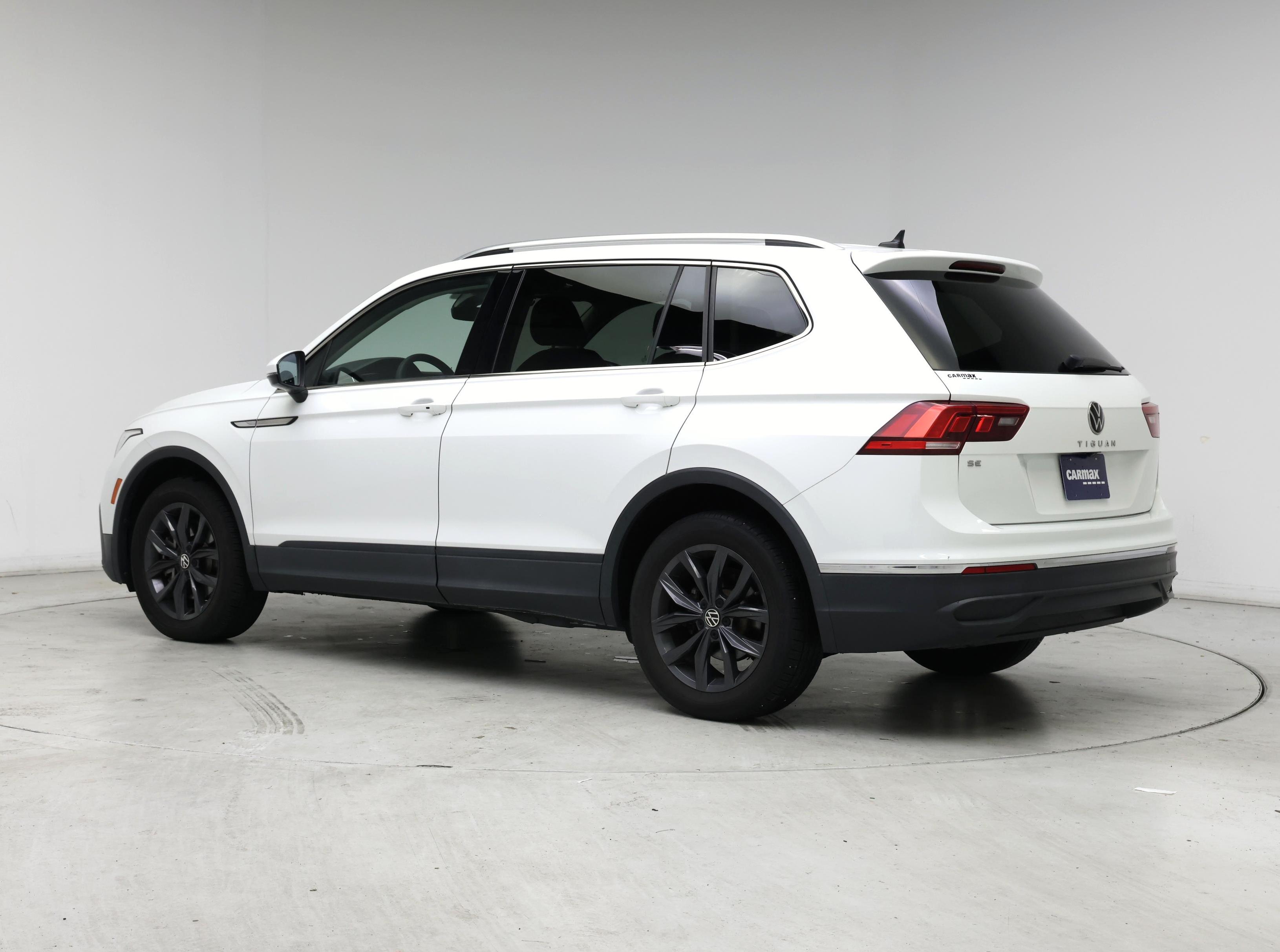 Thumbnail: 2022 Volkswagen Tiguan - 2