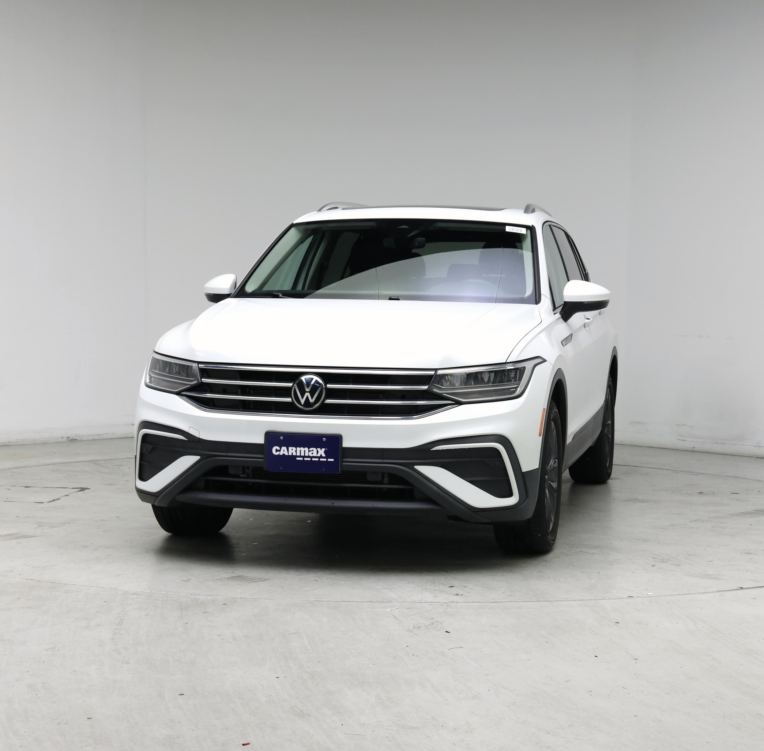 Thumbnail: 2022 Volkswagen Tiguan - 4