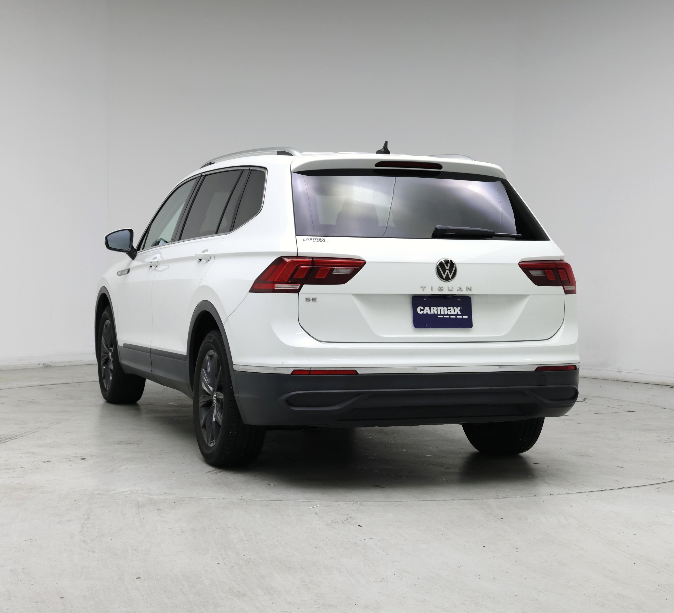 Thumbnail: 2022 Volkswagen Tiguan - 6