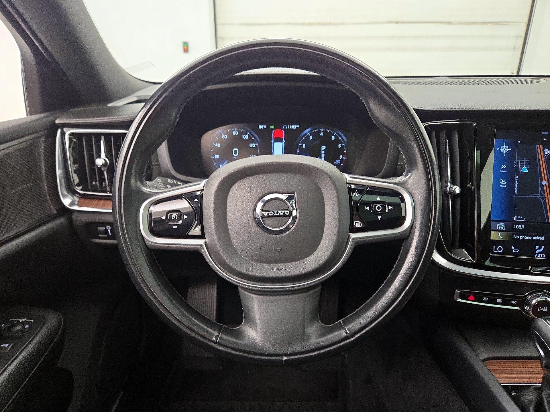 Thumbnail: 2020 Volvo S60 - 10