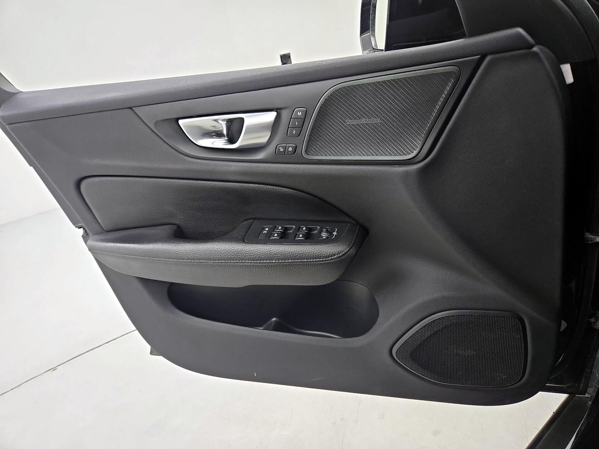Thumbnail: 2020 Volvo S60 - 12