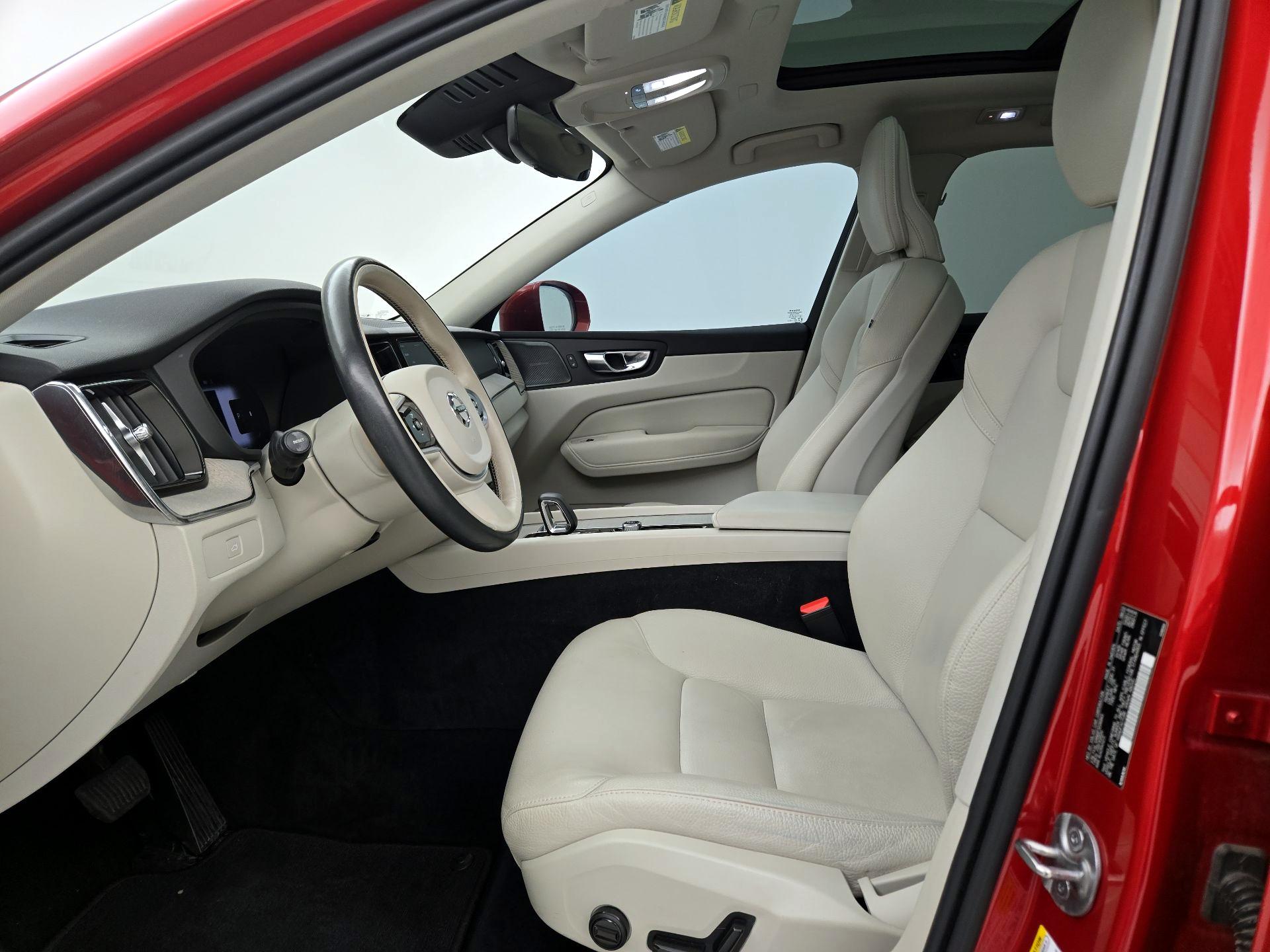 Thumbnail: 2023 Volvo XC60 - 11