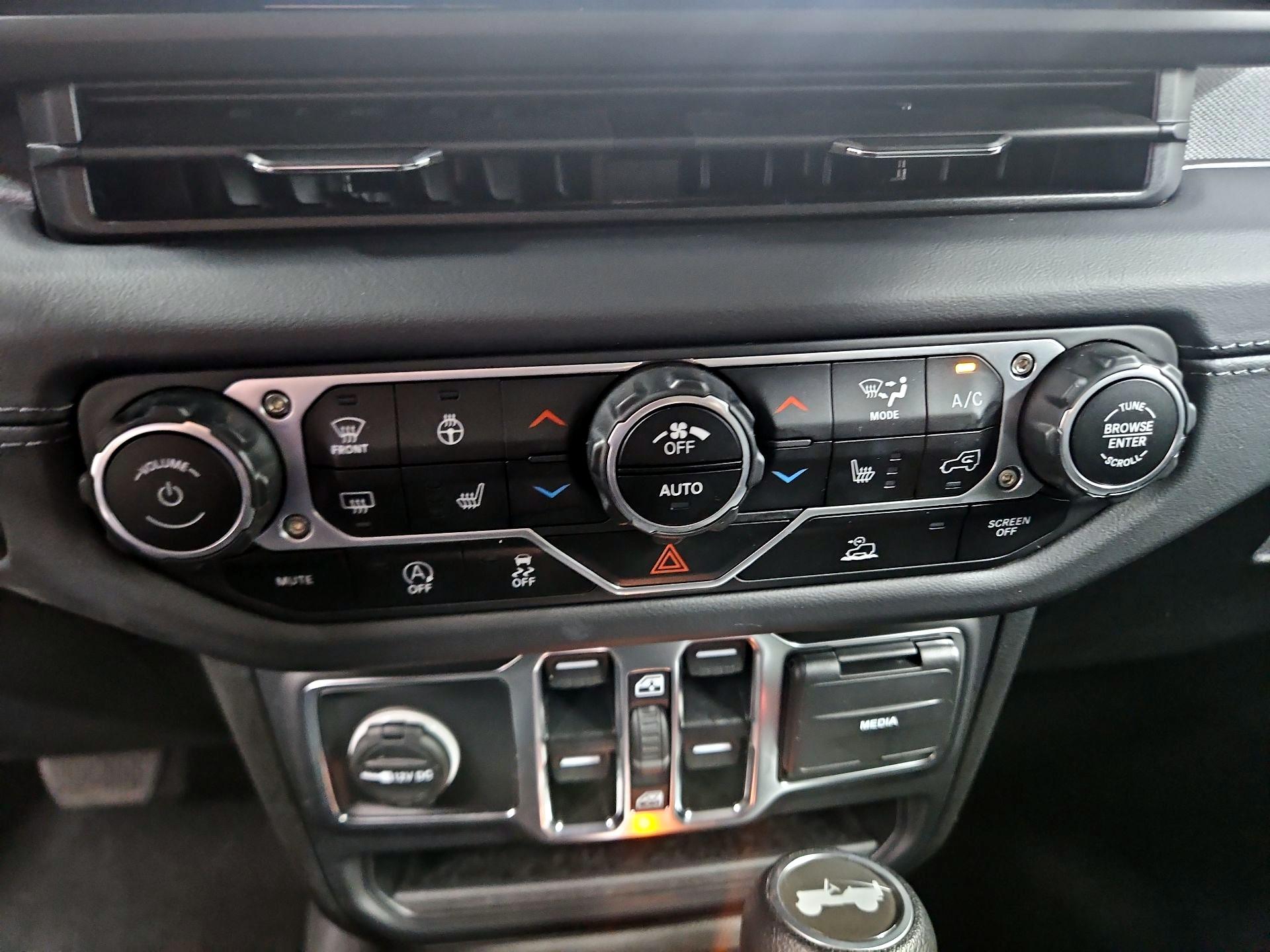 Thumbnail: 2025 Jeep Wrangler - 16