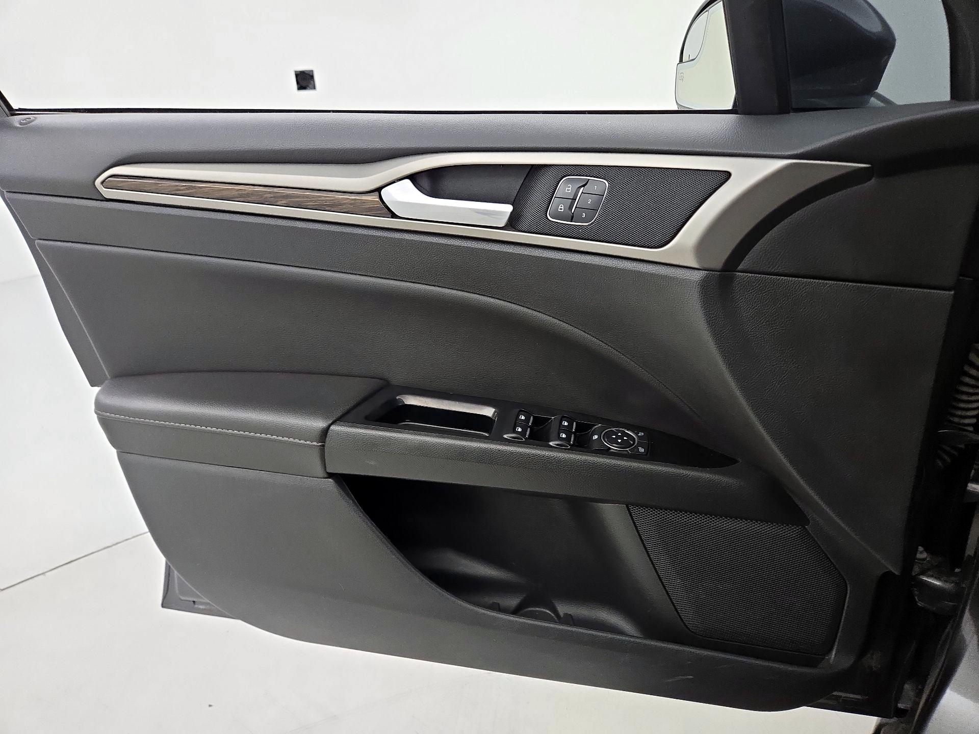 Thumbnail: 2015 Ford Fusion - 12