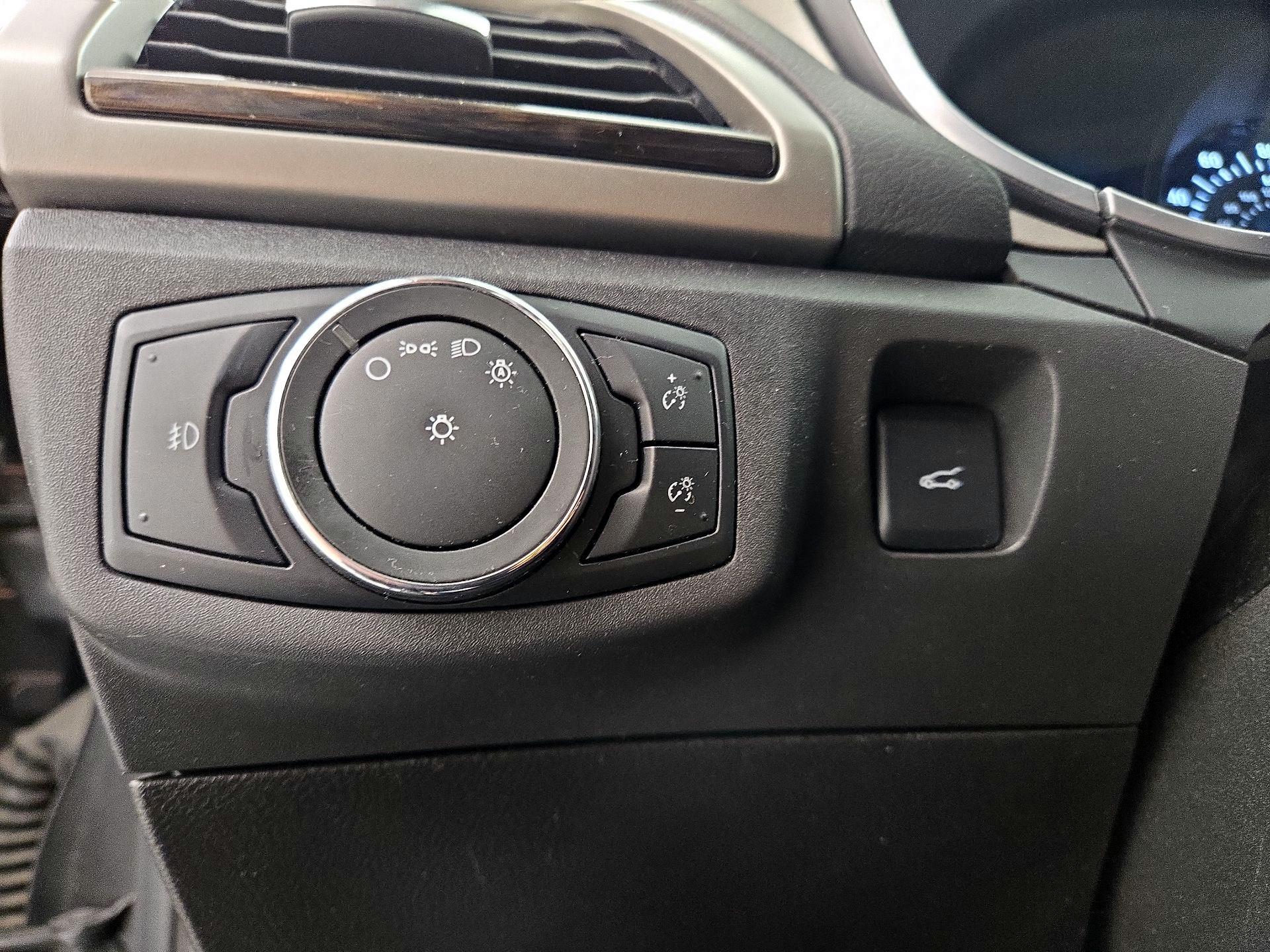 Thumbnail: 2015 Ford Fusion - 13