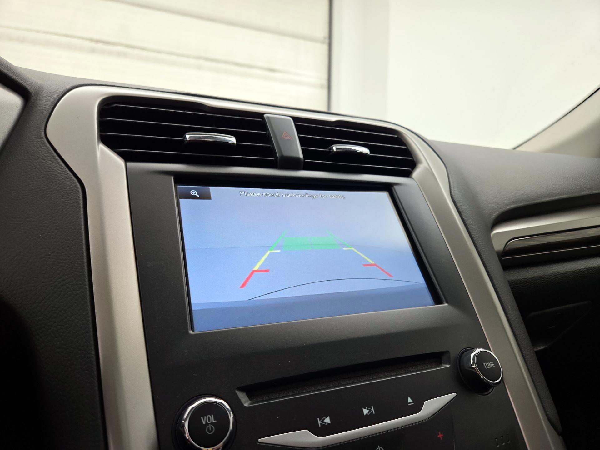 Thumbnail: 2015 Ford Fusion - 14
