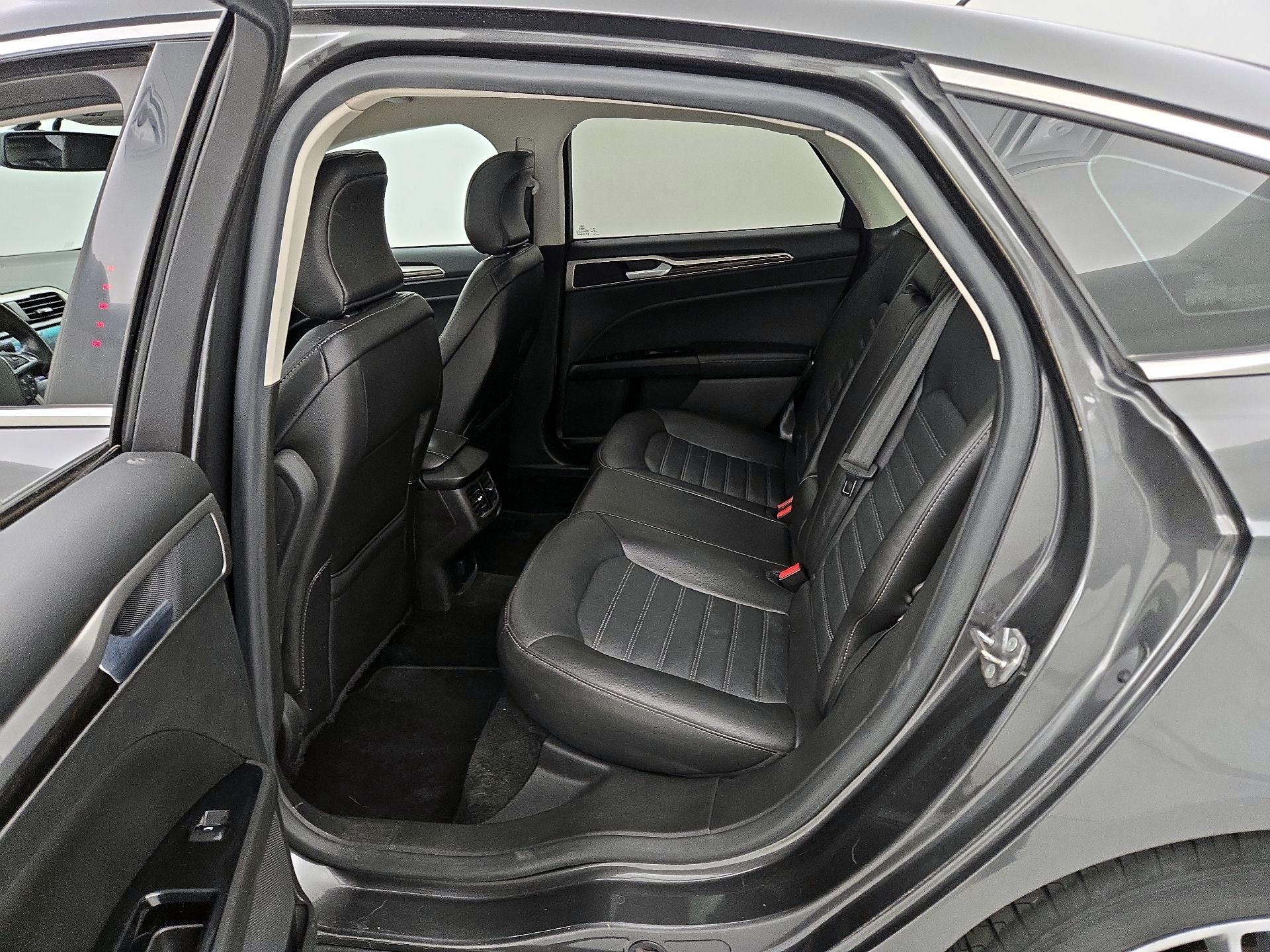 Thumbnail: 2015 Ford Fusion - 20