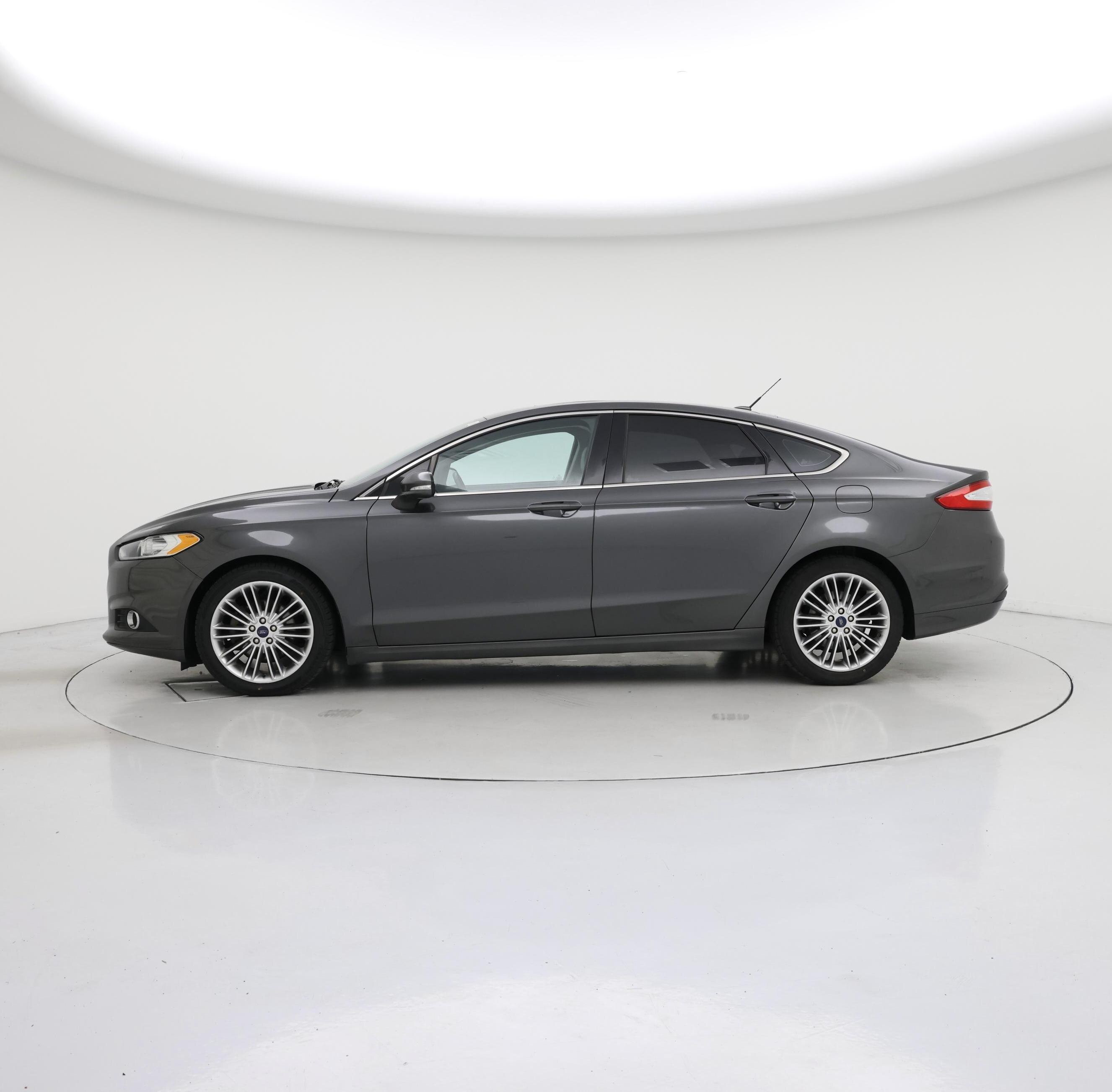 Thumbnail: 2015 Ford Fusion - 3
