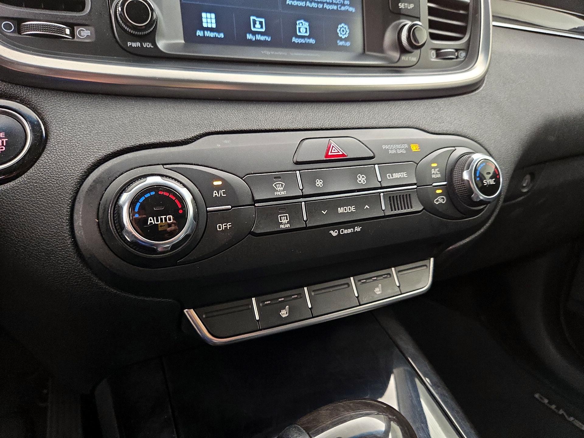 Thumbnail: 2018 Kia Sorento - 16