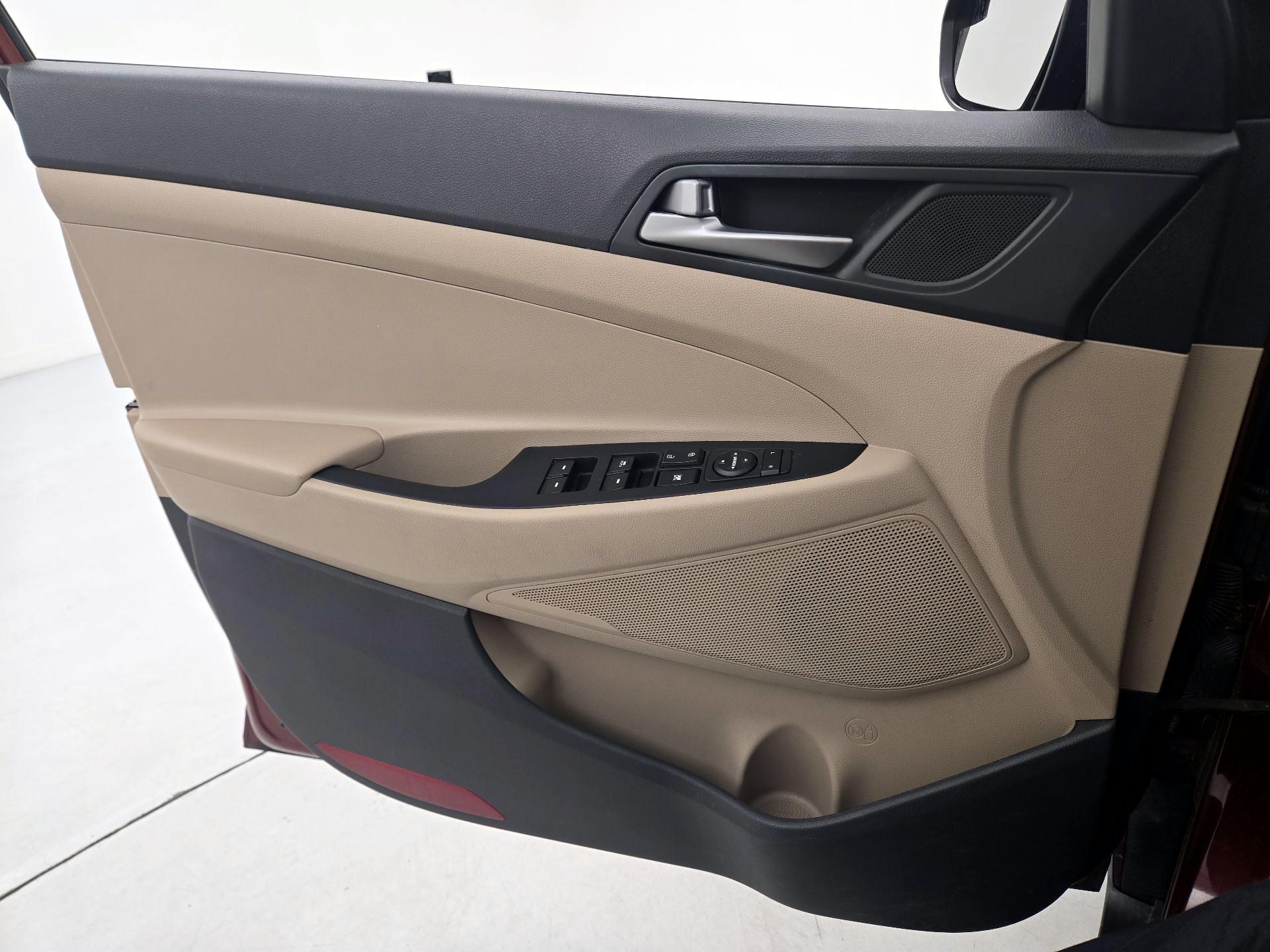 Thumbnail: 2018 Hyundai Tucson - 12