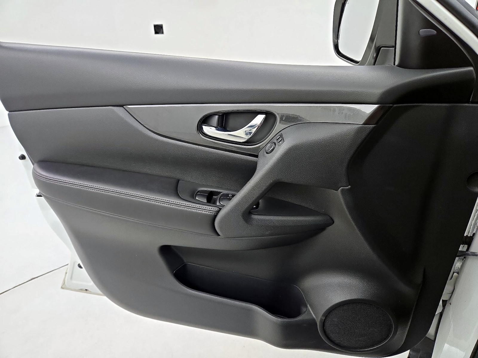 2017 Nissan Rogue SV - Photo 13