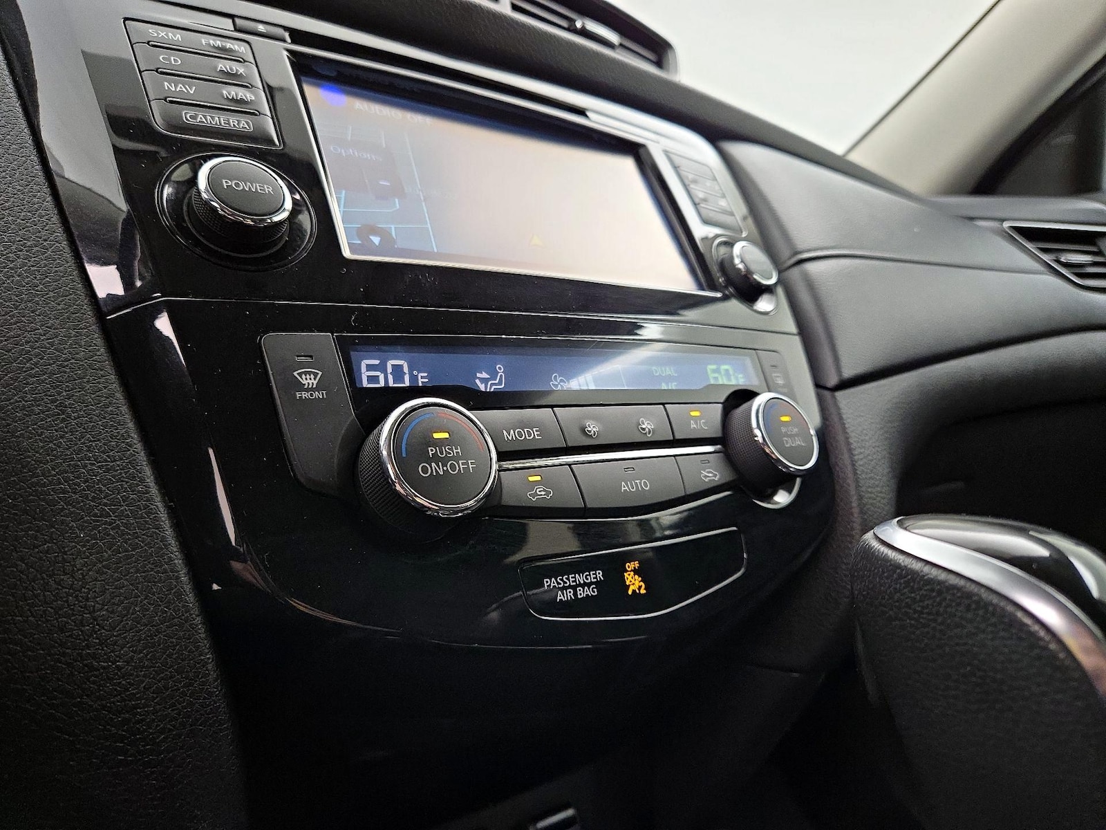 2017 Nissan Rogue SV - Photo 18