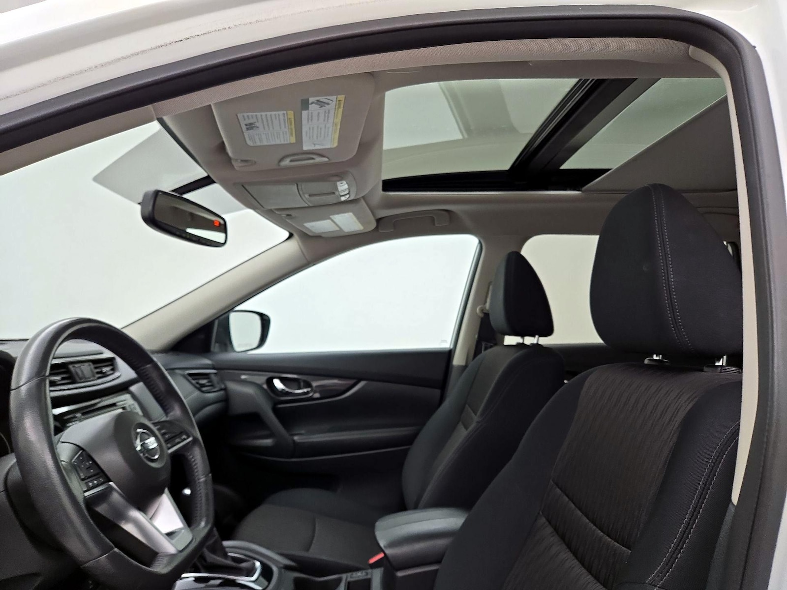 2017 Nissan Rogue SV - Photo 21