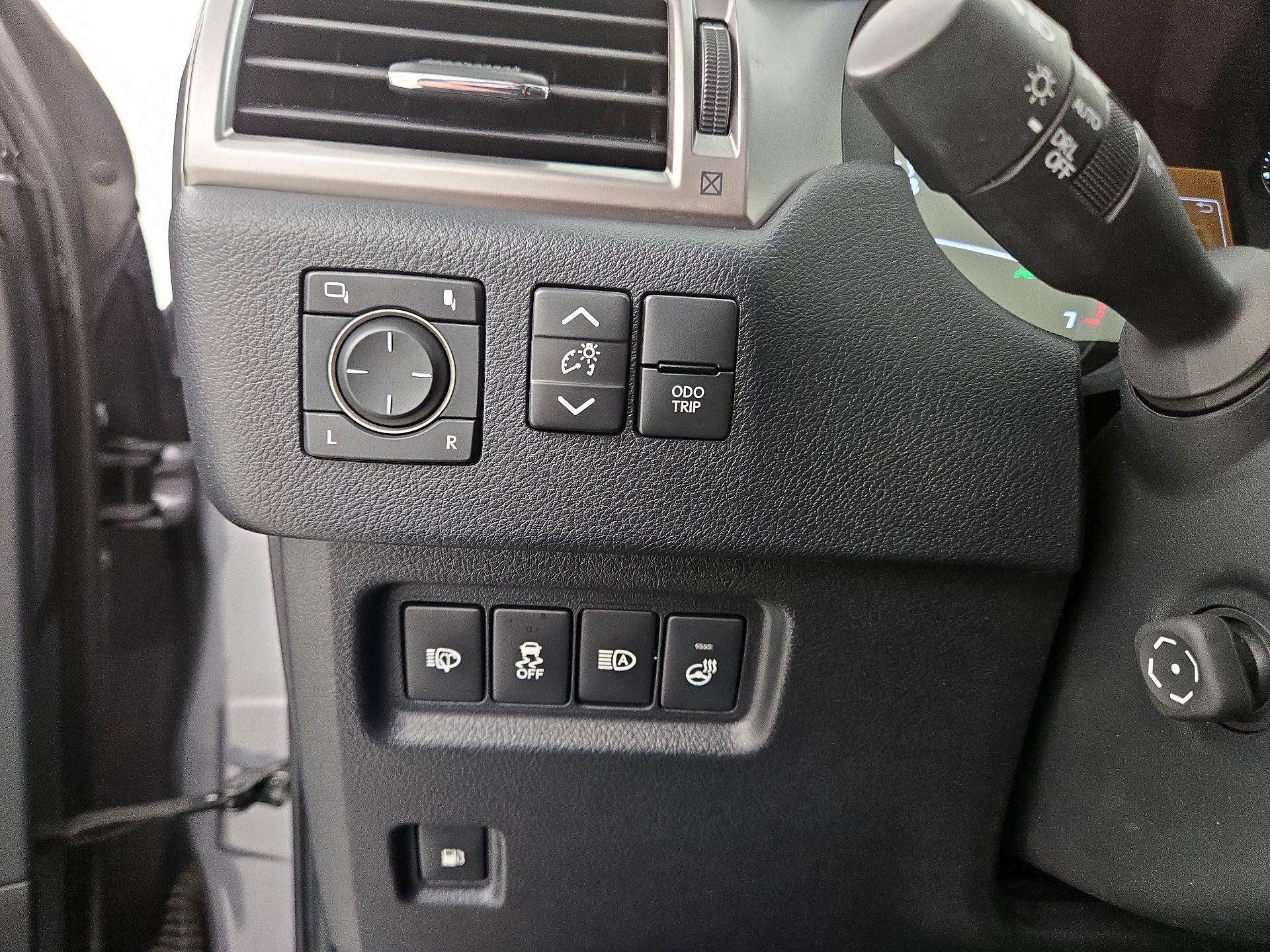 Thumbnail: 2023 Lexus GX - 13