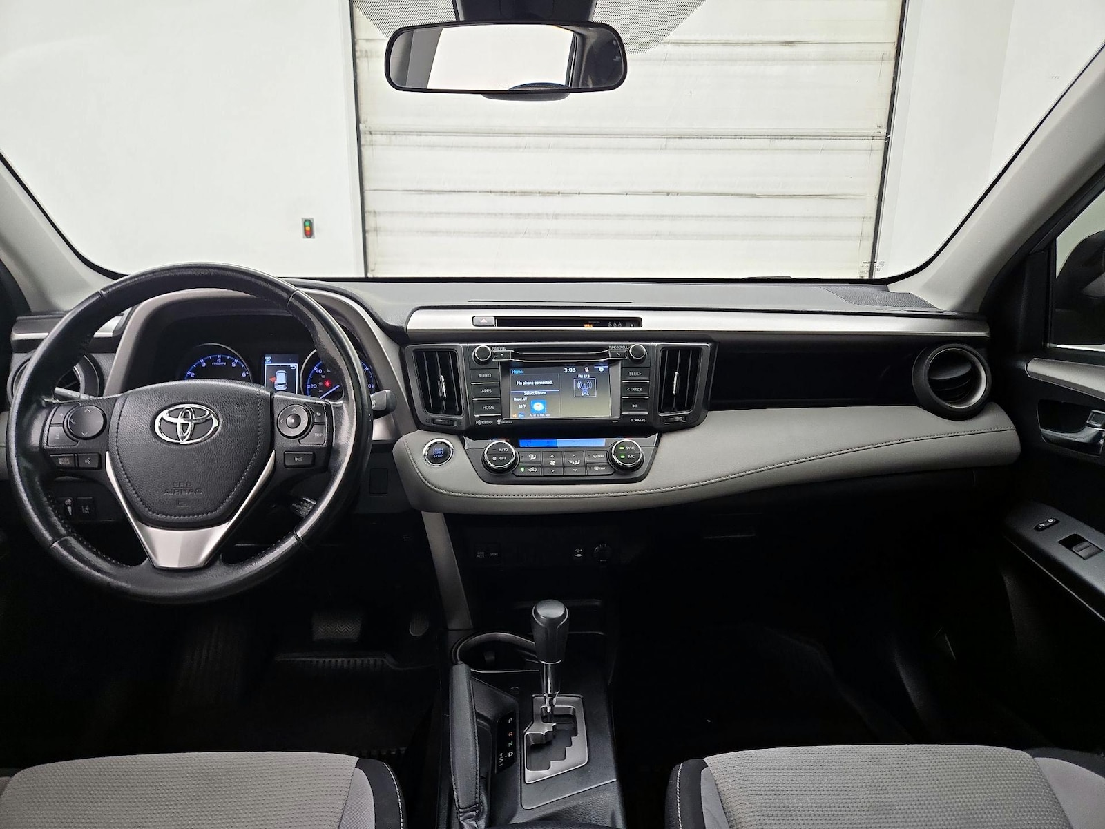 2018 Toyota RAV4 XLE - Photo 10