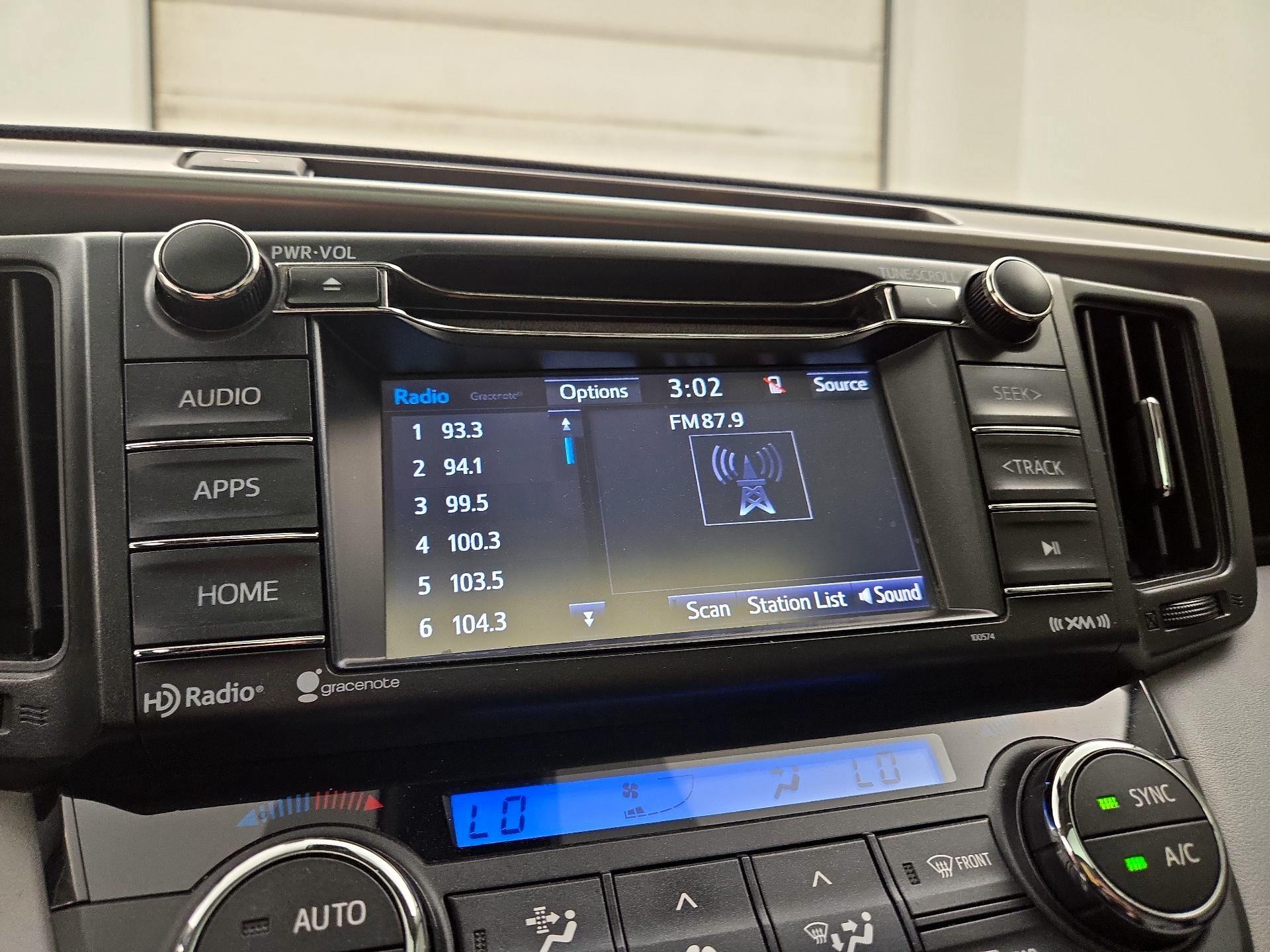 Thumbnail: 2018 Toyota RAV4 - 15