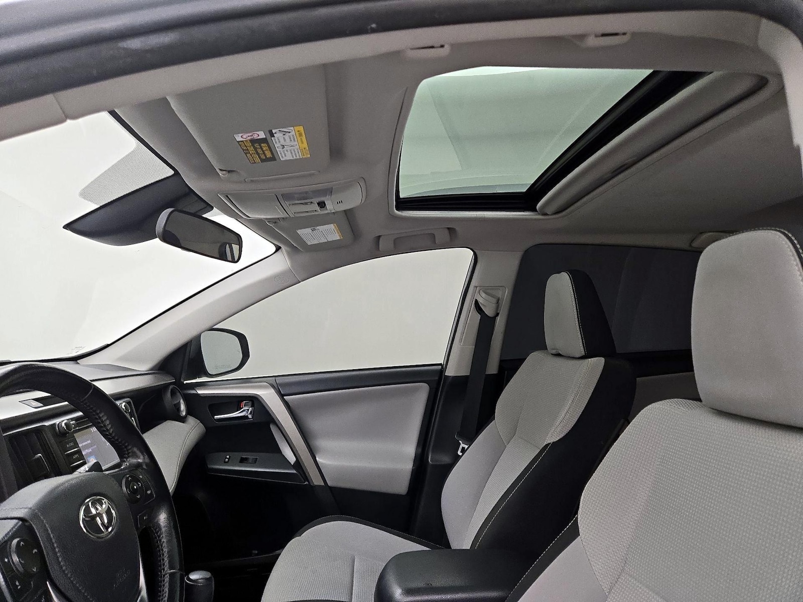 2018 Toyota RAV4 XLE - Photo 20