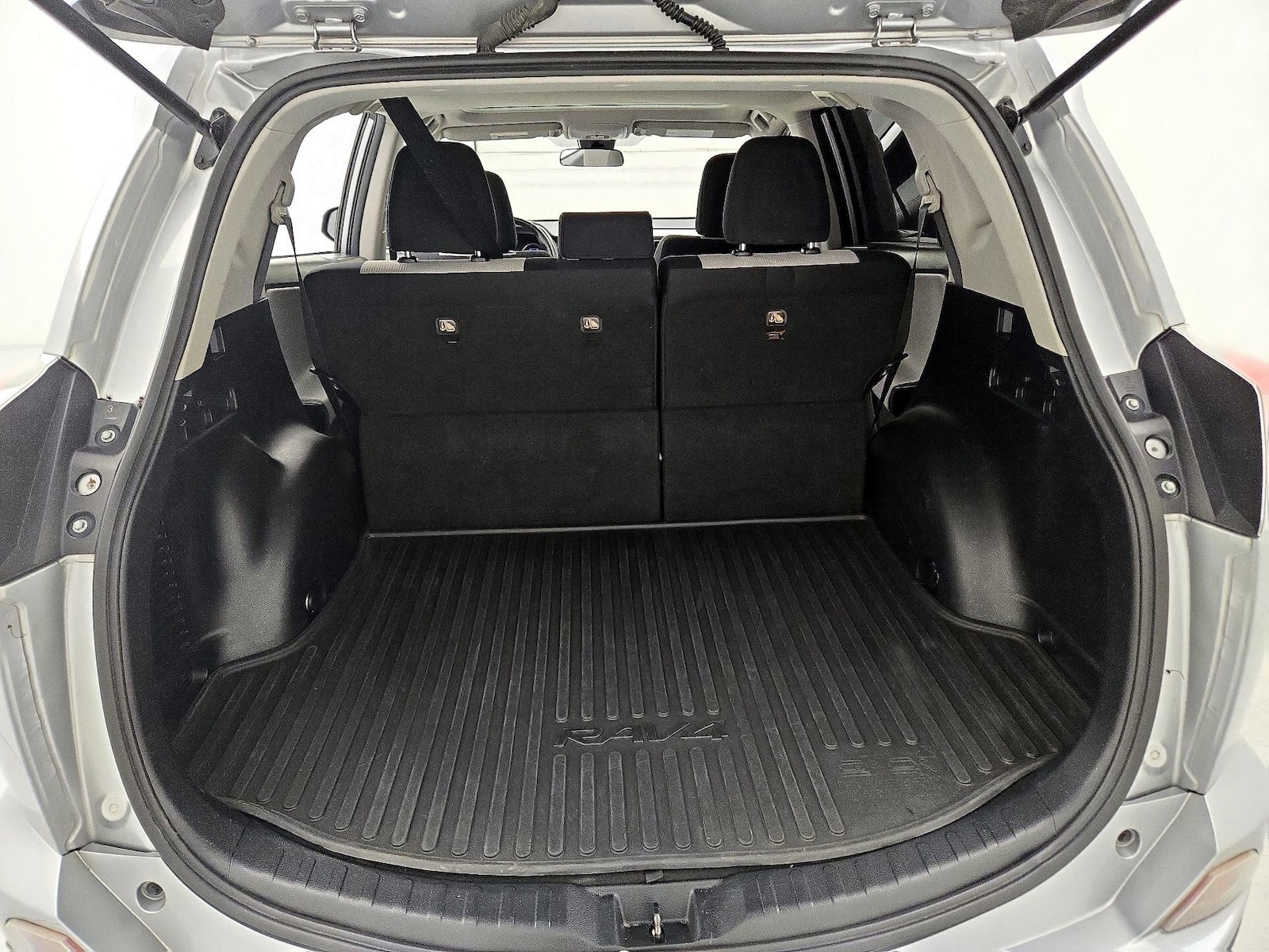 2018 Toyota RAV4 XLE - Photo 22