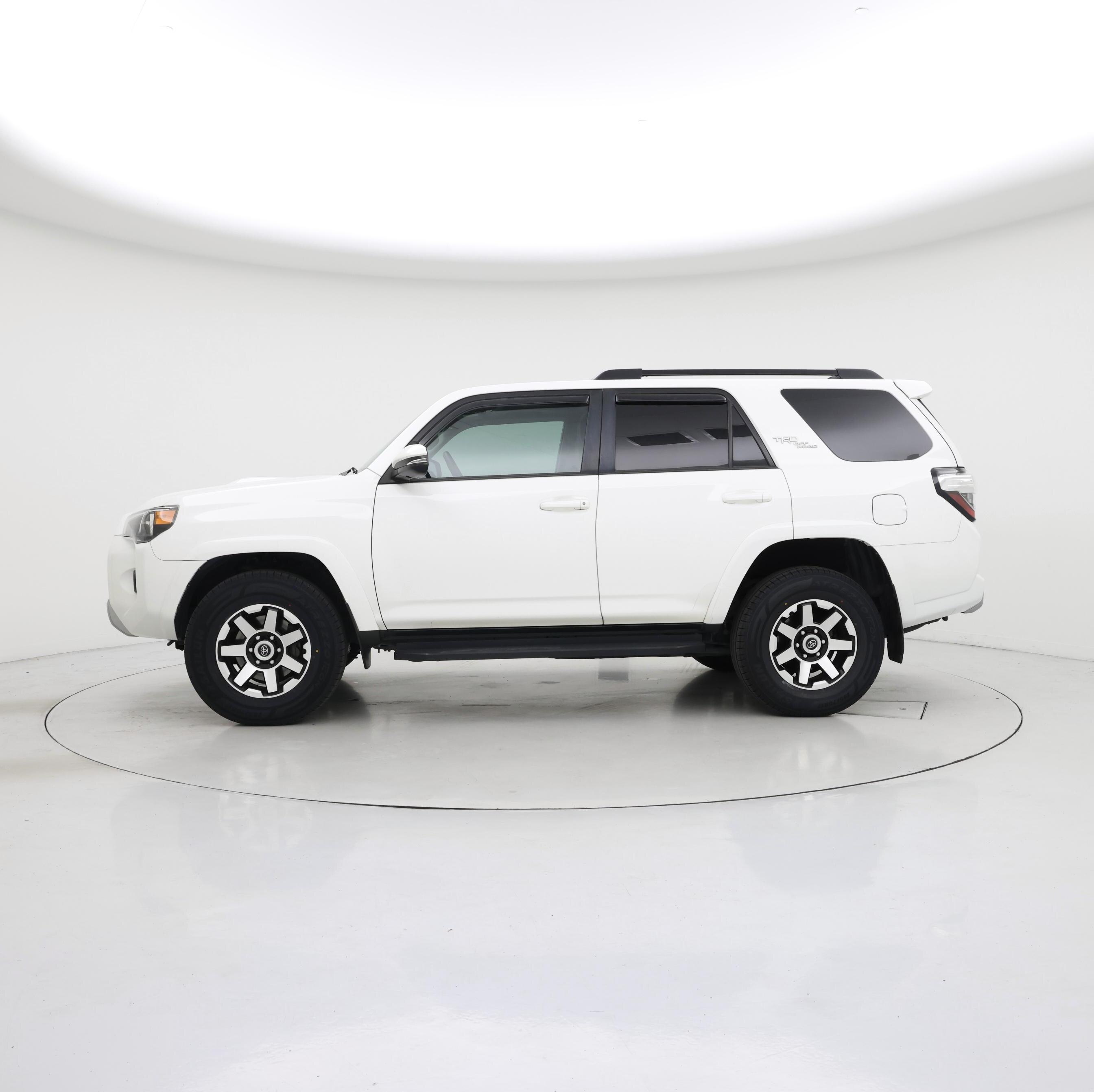 Thumbnail: 2019 Toyota 4Runner - 3