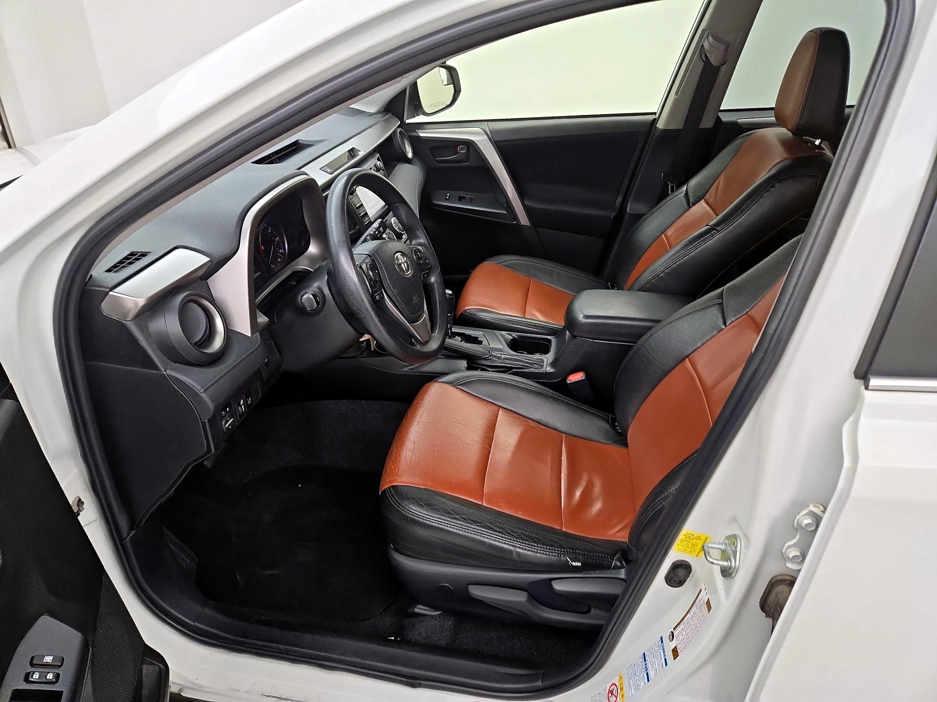 Thumbnail: 2018 Toyota RAV4 - 11