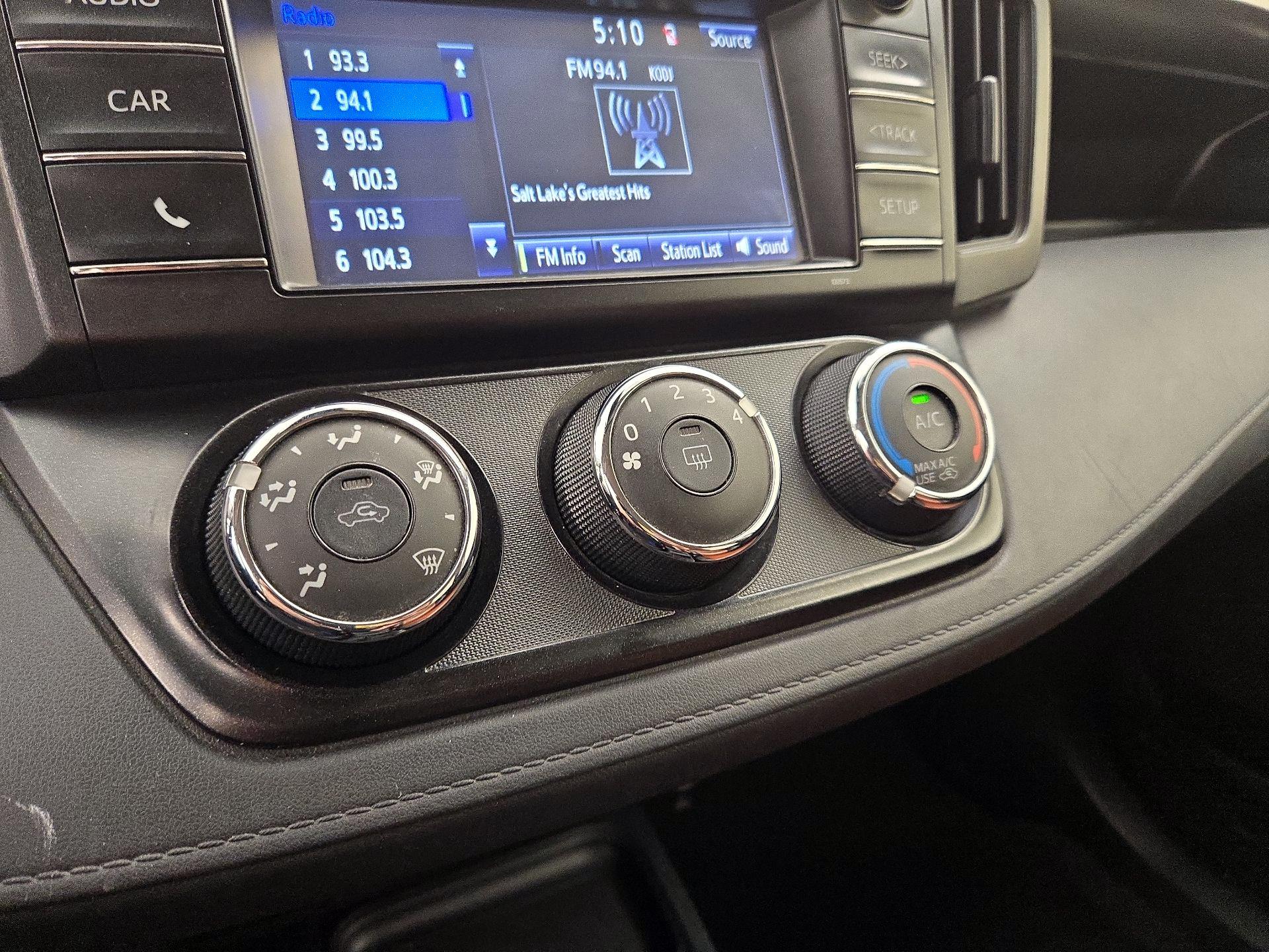 Thumbnail: 2018 Toyota RAV4 - 16