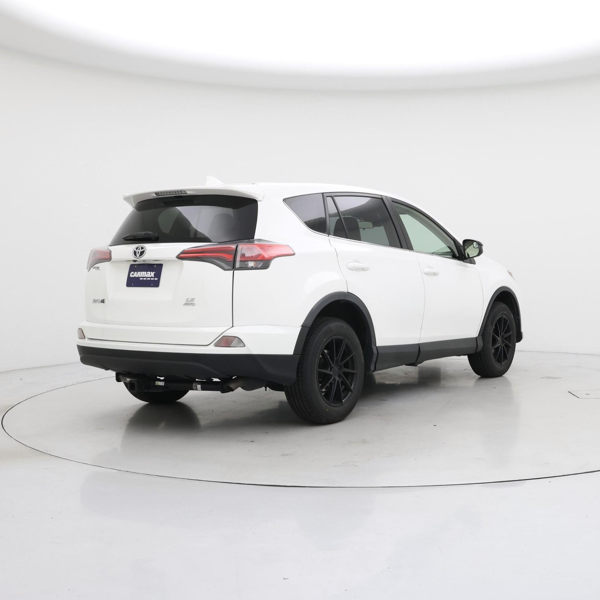 Thumbnail: 2018 Toyota RAV4 - 8