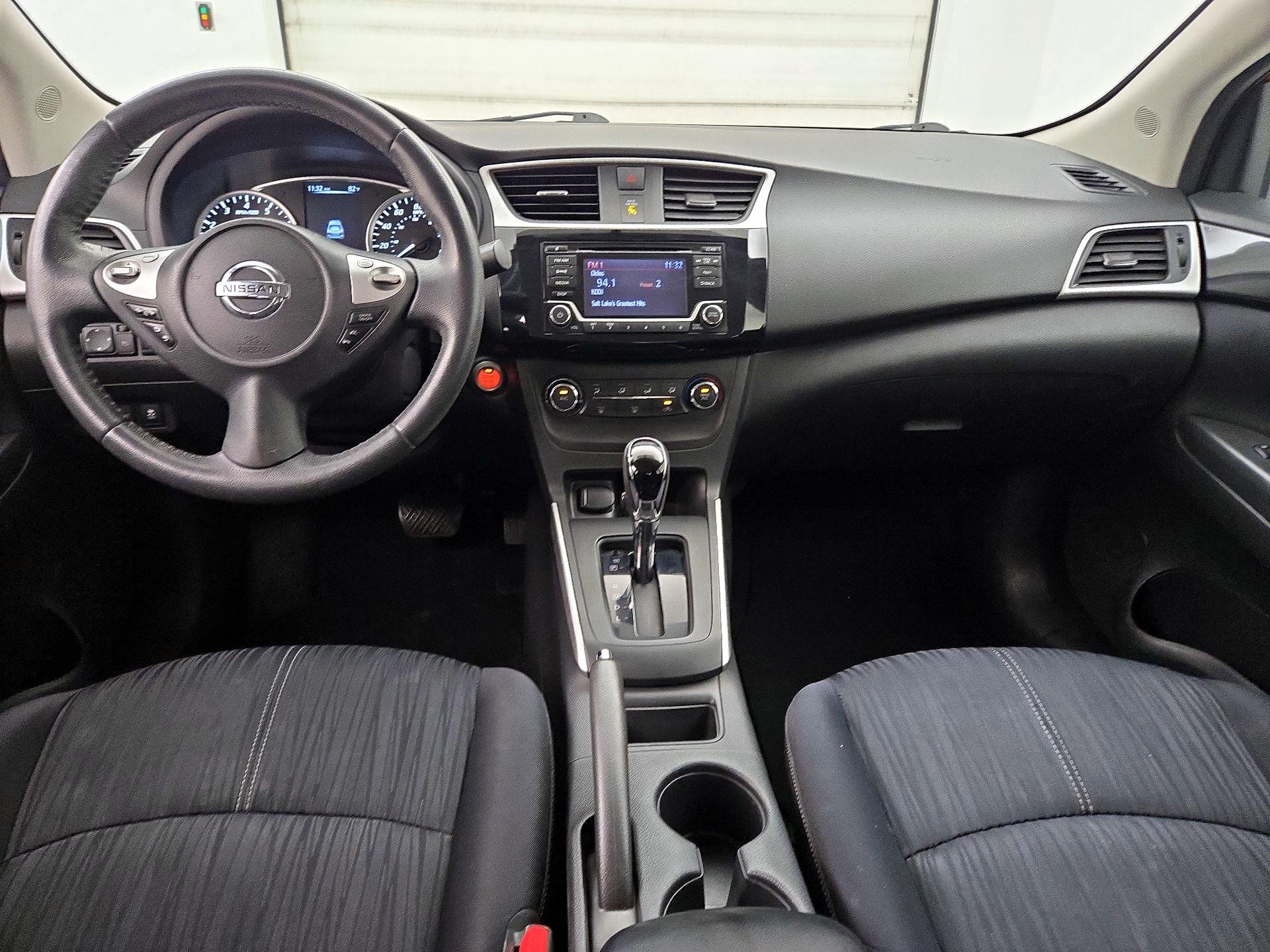 Thumbnail: 2016 Nissan Sentra - 9