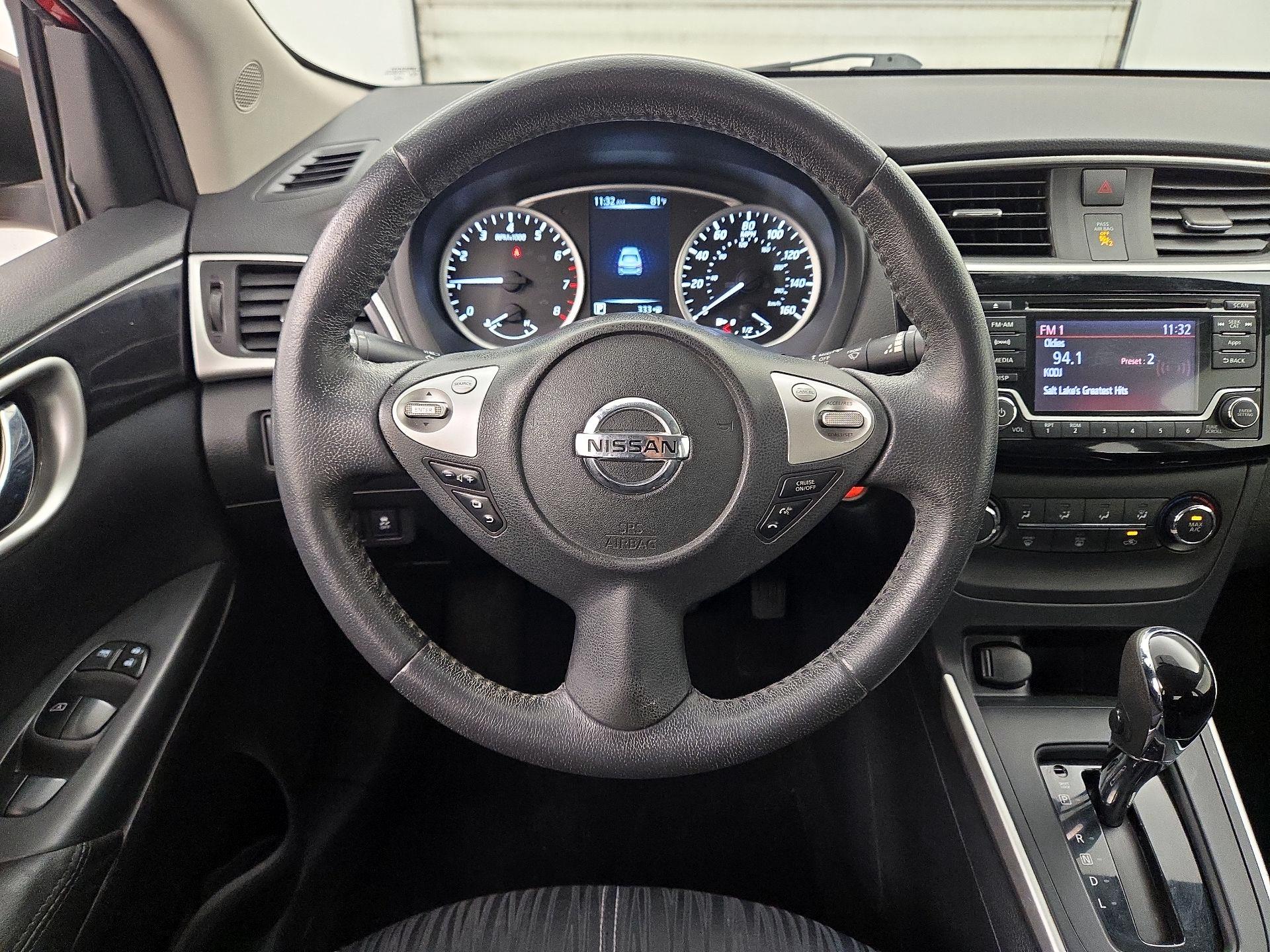 Thumbnail: 2016 Nissan Sentra - 10