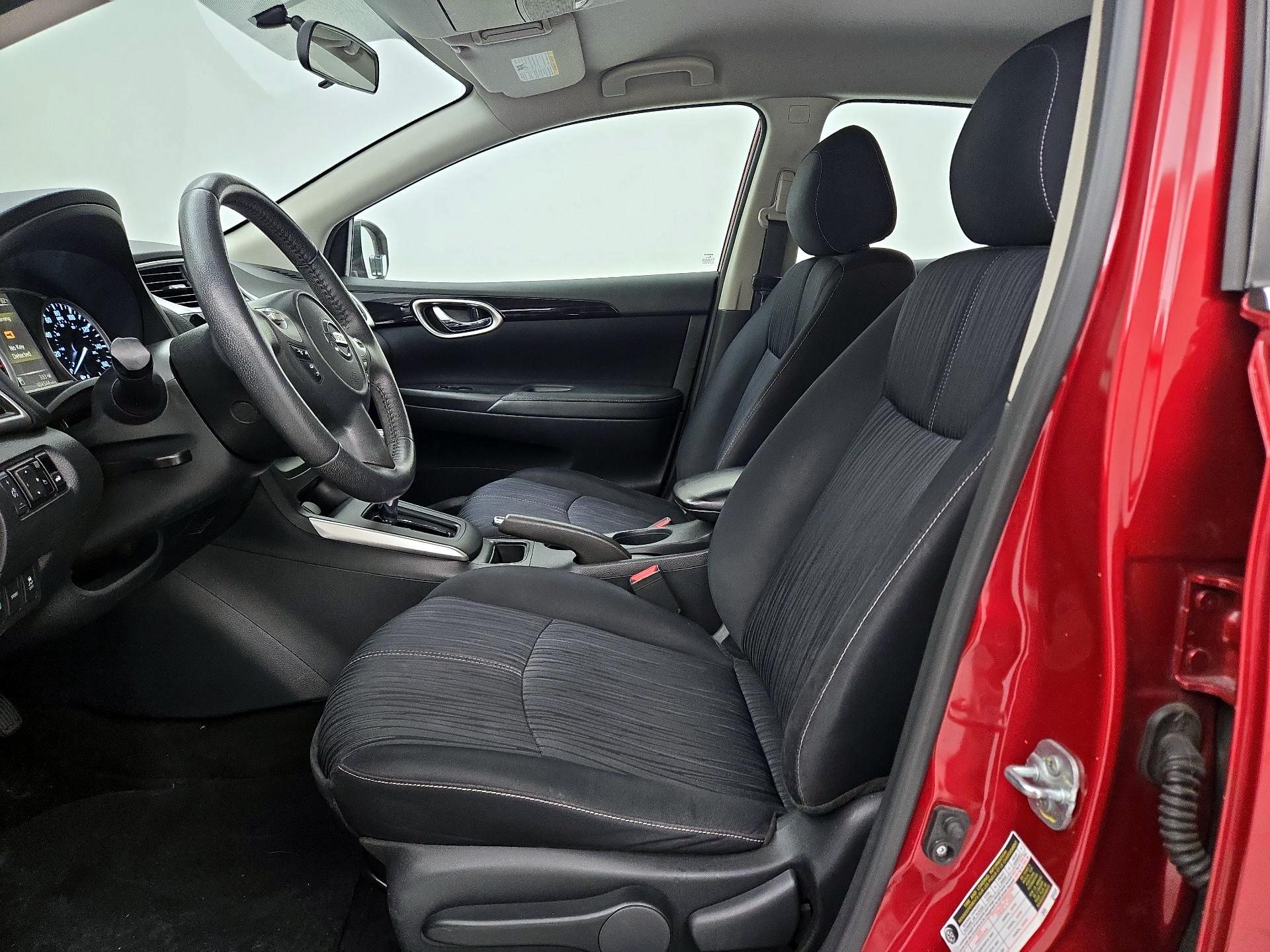 Thumbnail: 2016 Nissan Sentra - 11