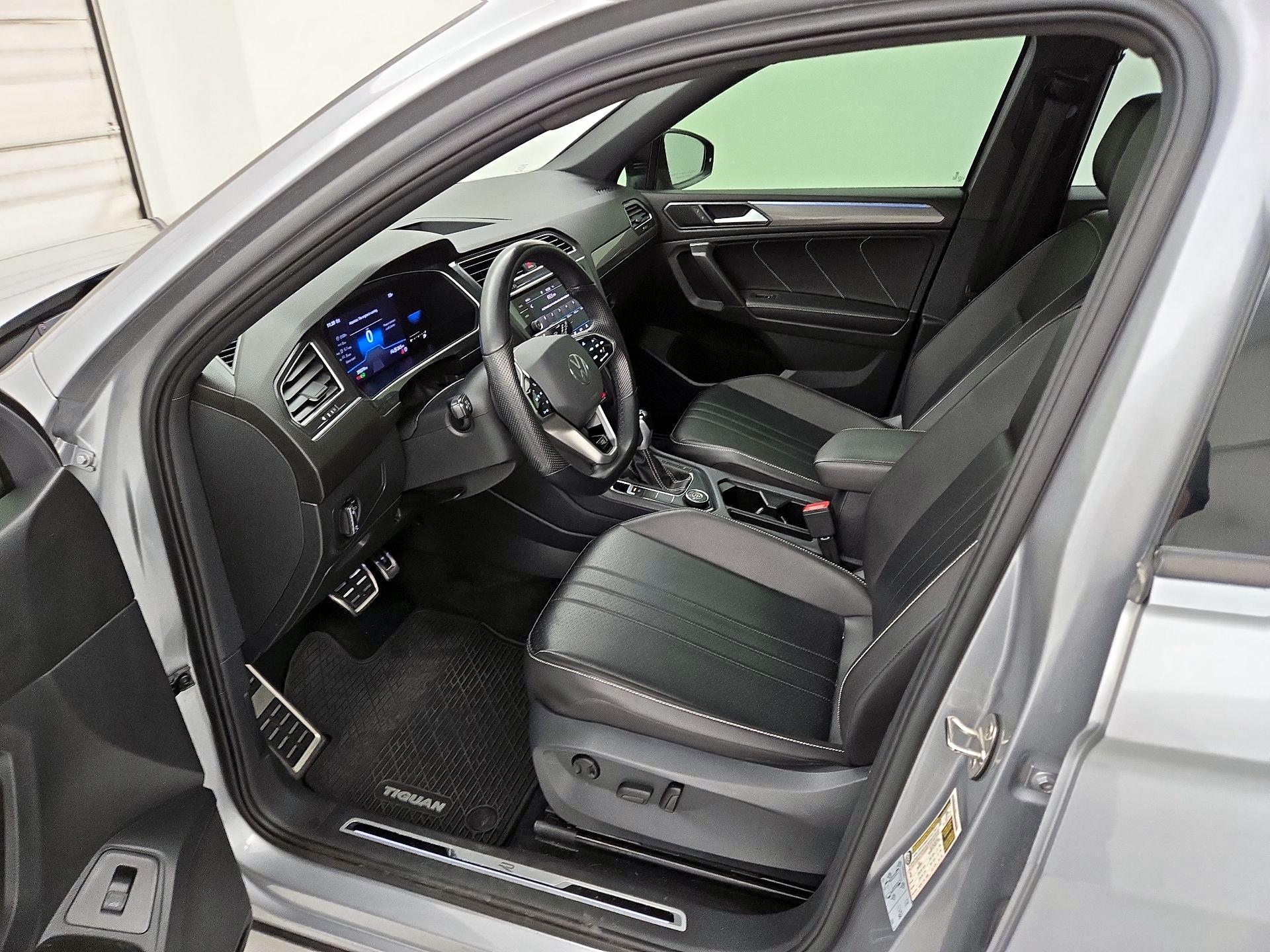Thumbnail: 2022 Volkswagen Tiguan - 11