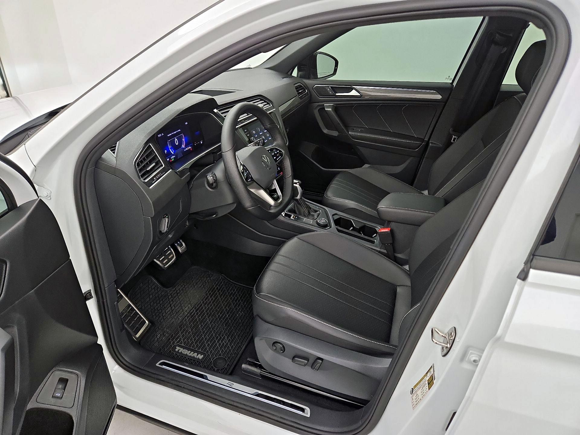 Thumbnail: 2024 Volkswagen Tiguan - 11