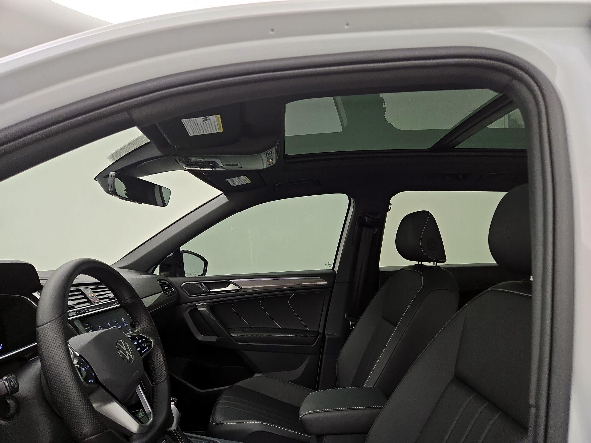 Thumbnail: 2024 Volkswagen Tiguan - 19