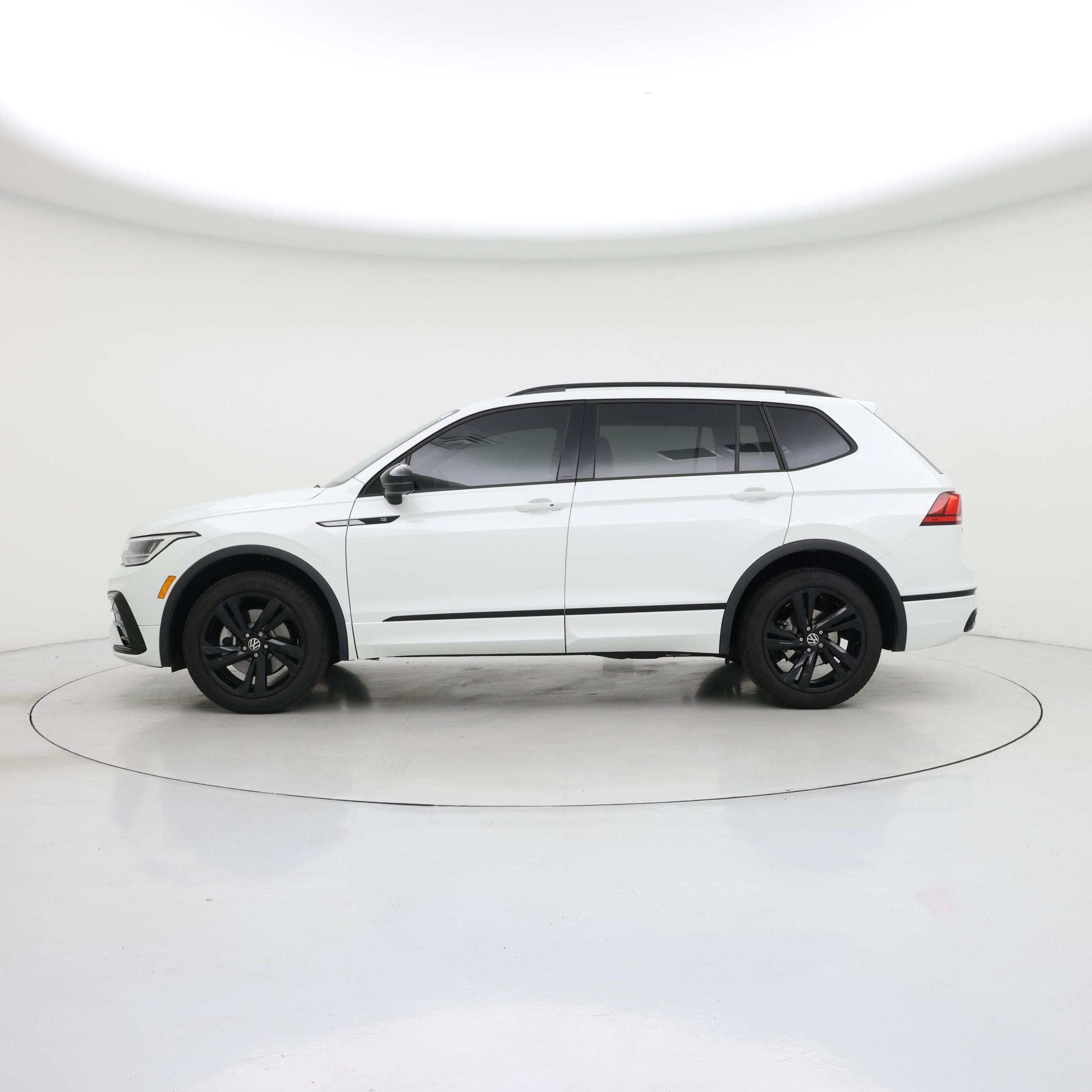 Thumbnail: 2024 Volkswagen Tiguan - 3