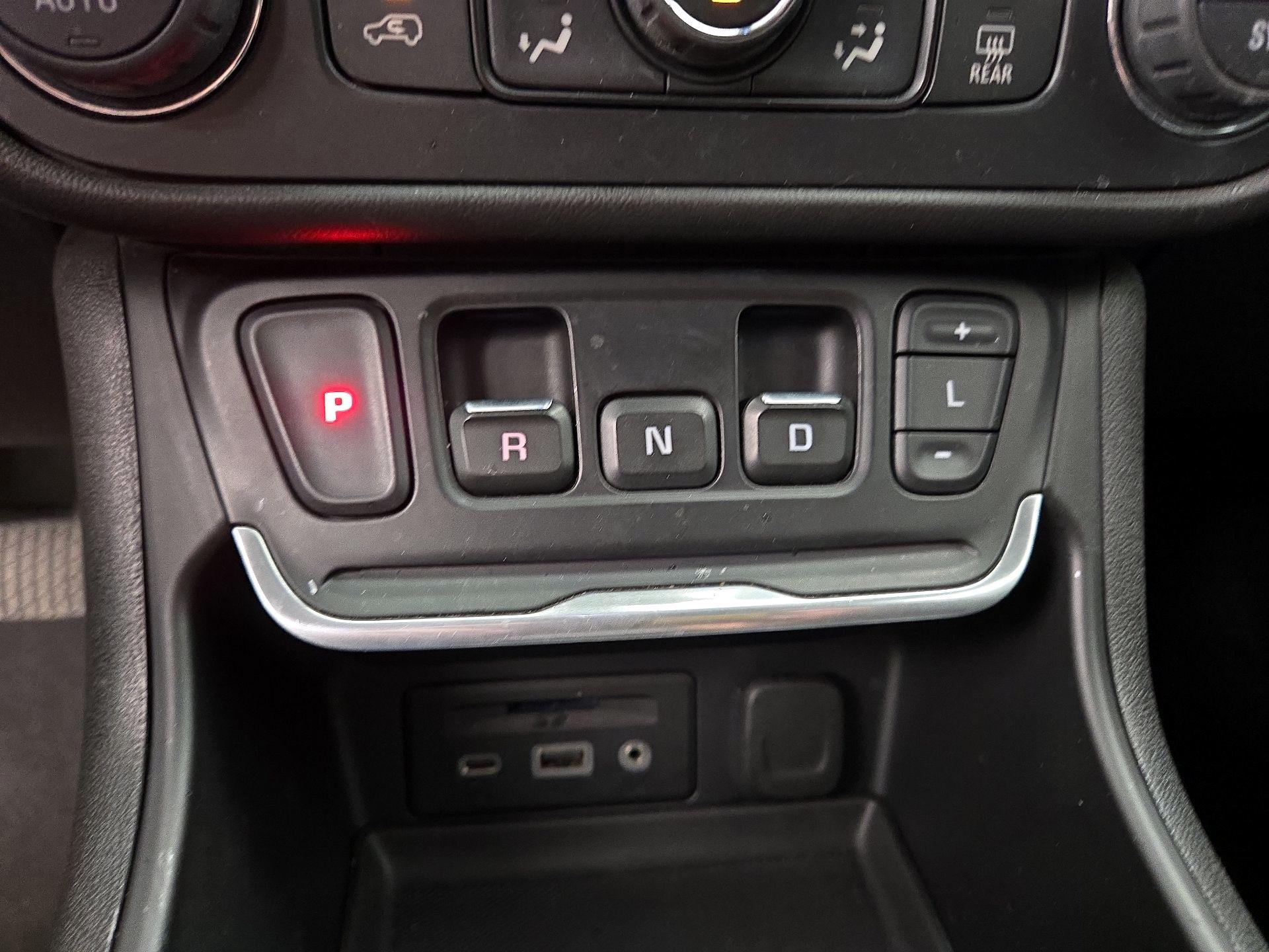 Thumbnail: 2020 GMC Terrain - 17