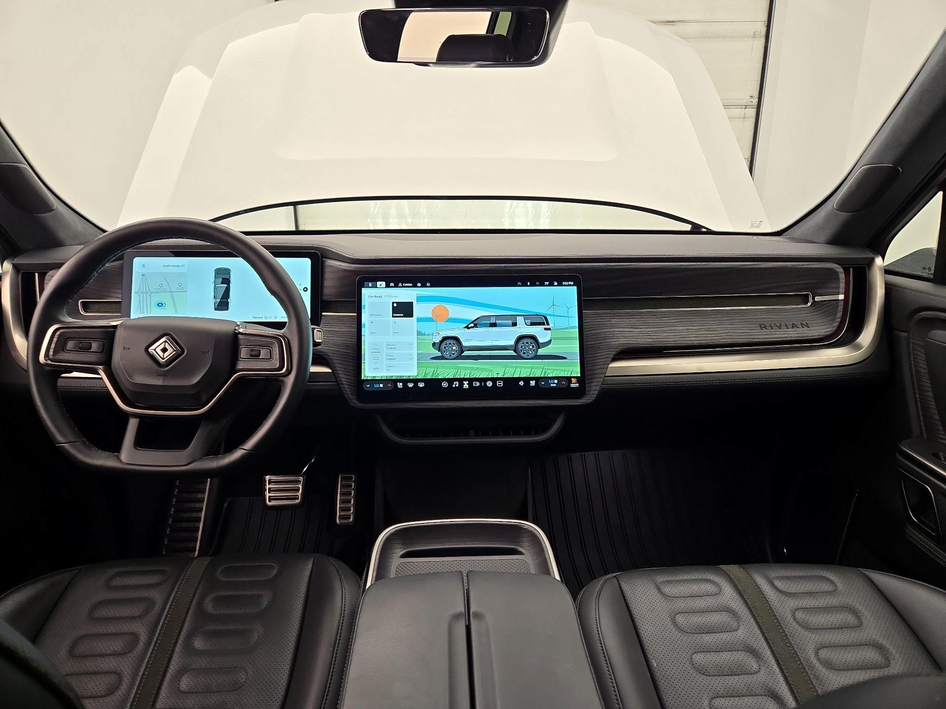 Thumbnail: 2023 Rivian R1S - 9