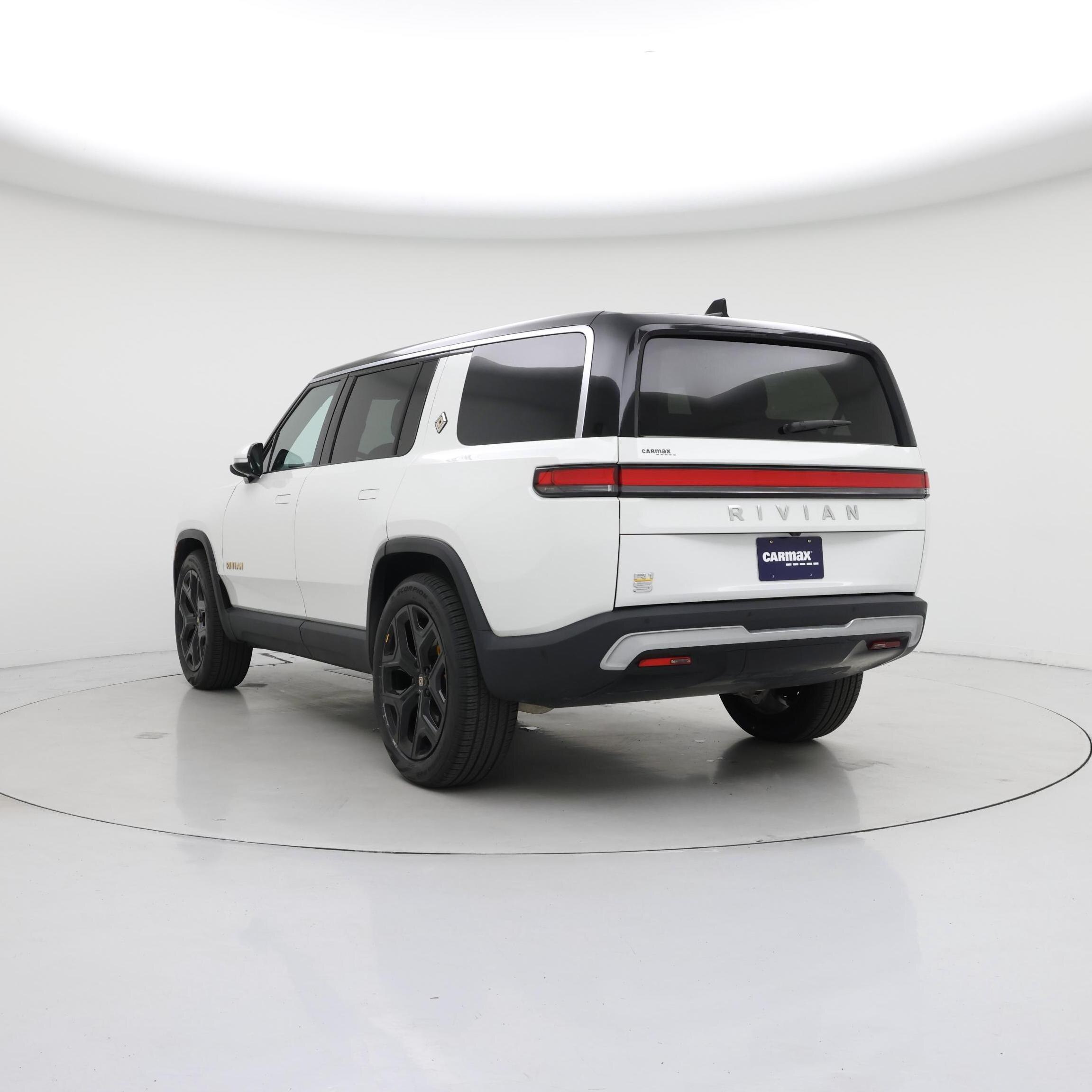 Thumbnail: 2023 Rivian R1S - 2