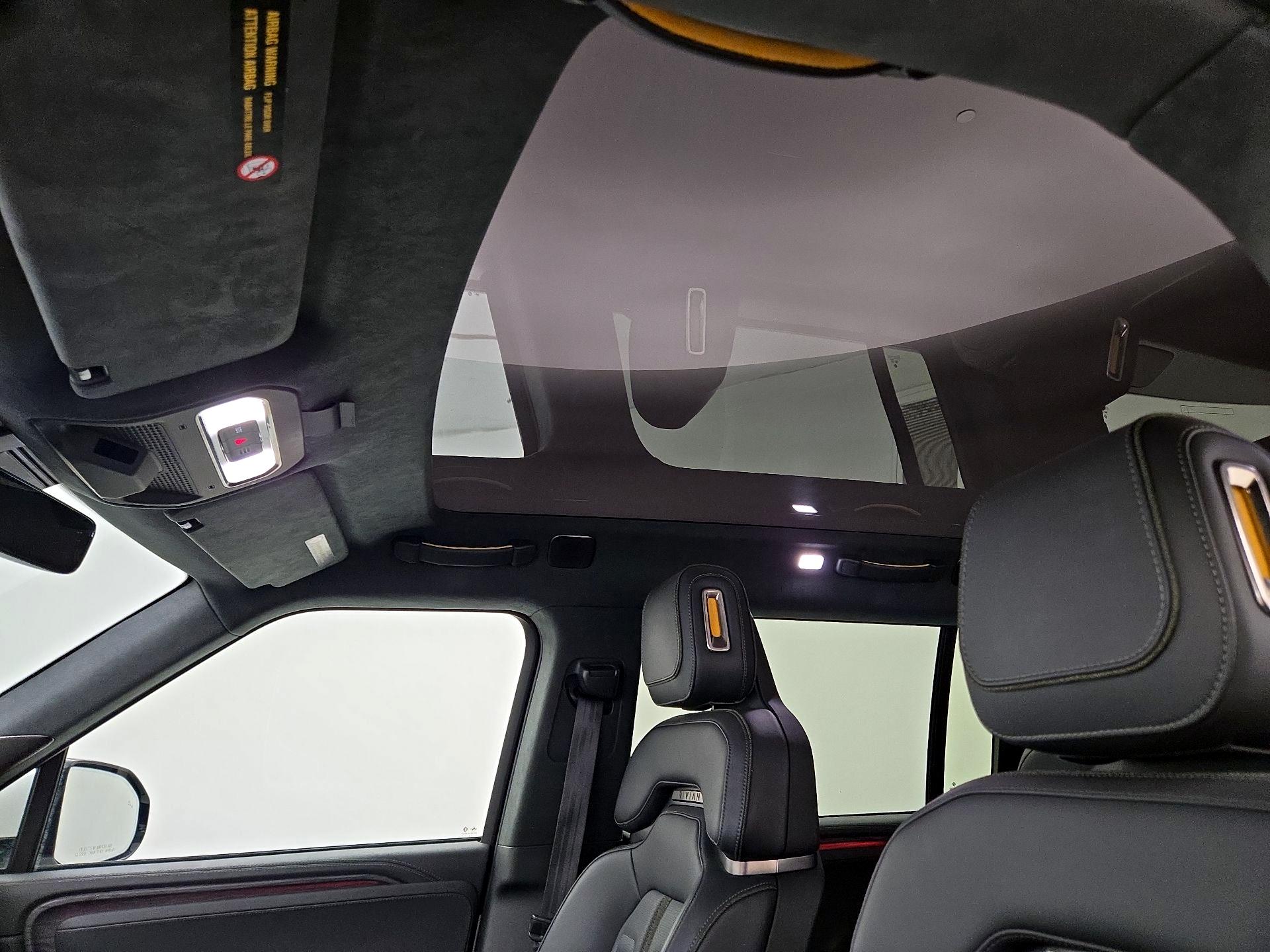 Thumbnail: 2023 Rivian R1S - 19