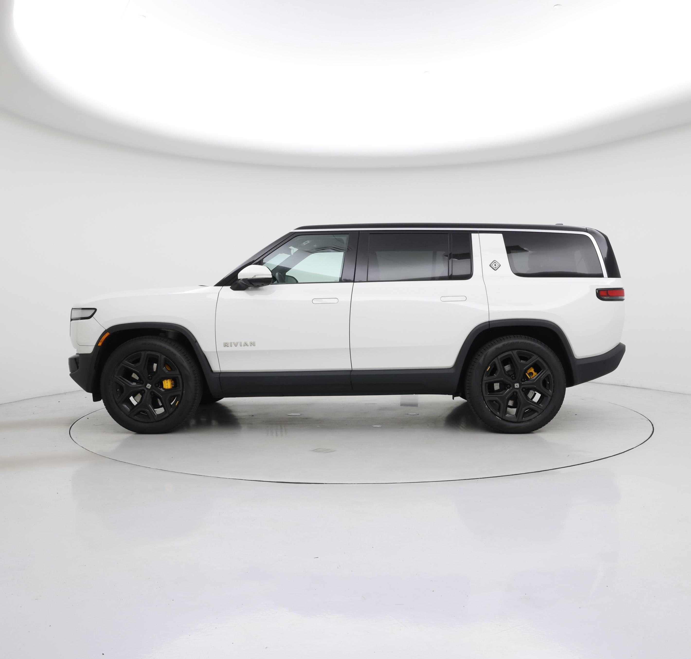 Thumbnail: 2023 Rivian R1S - 3