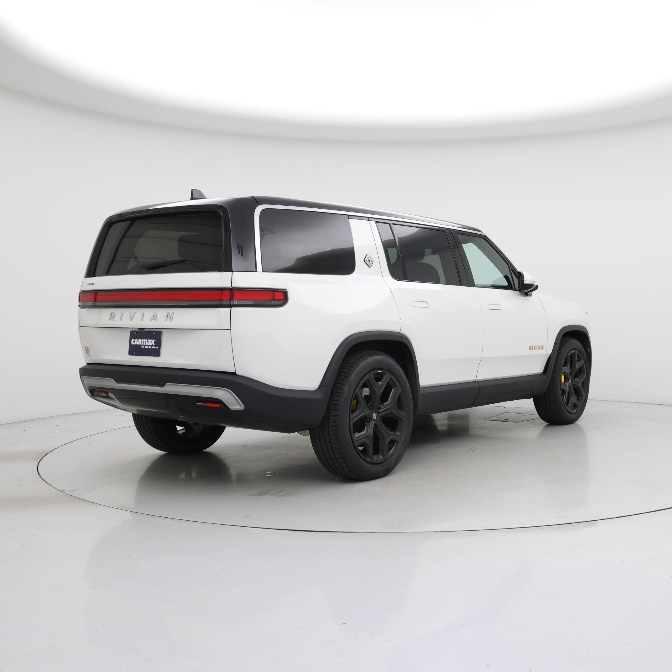 Thumbnail: 2023 Rivian R1S - 8