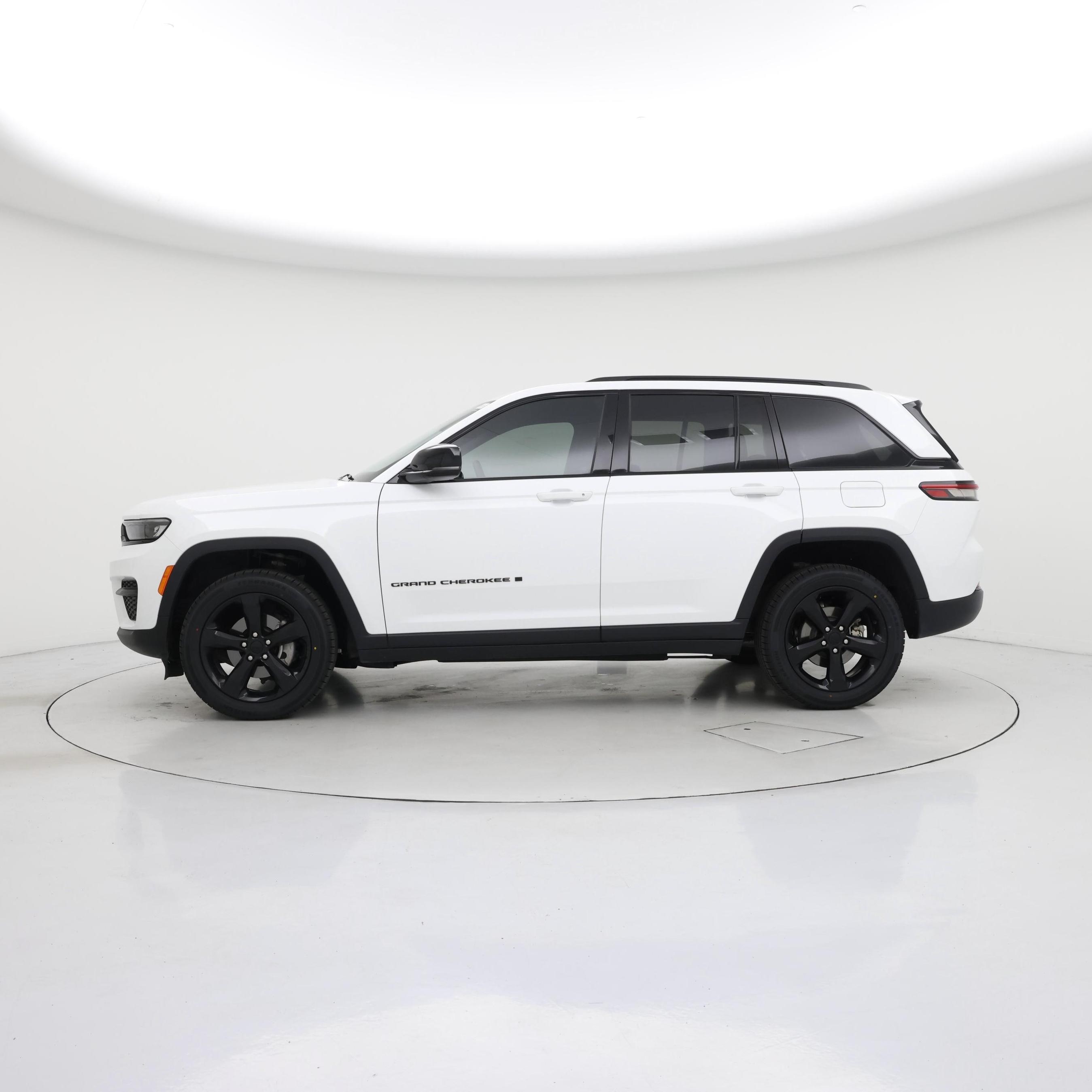 Thumbnail: 2023 Jeep Grand Cherokee - 3