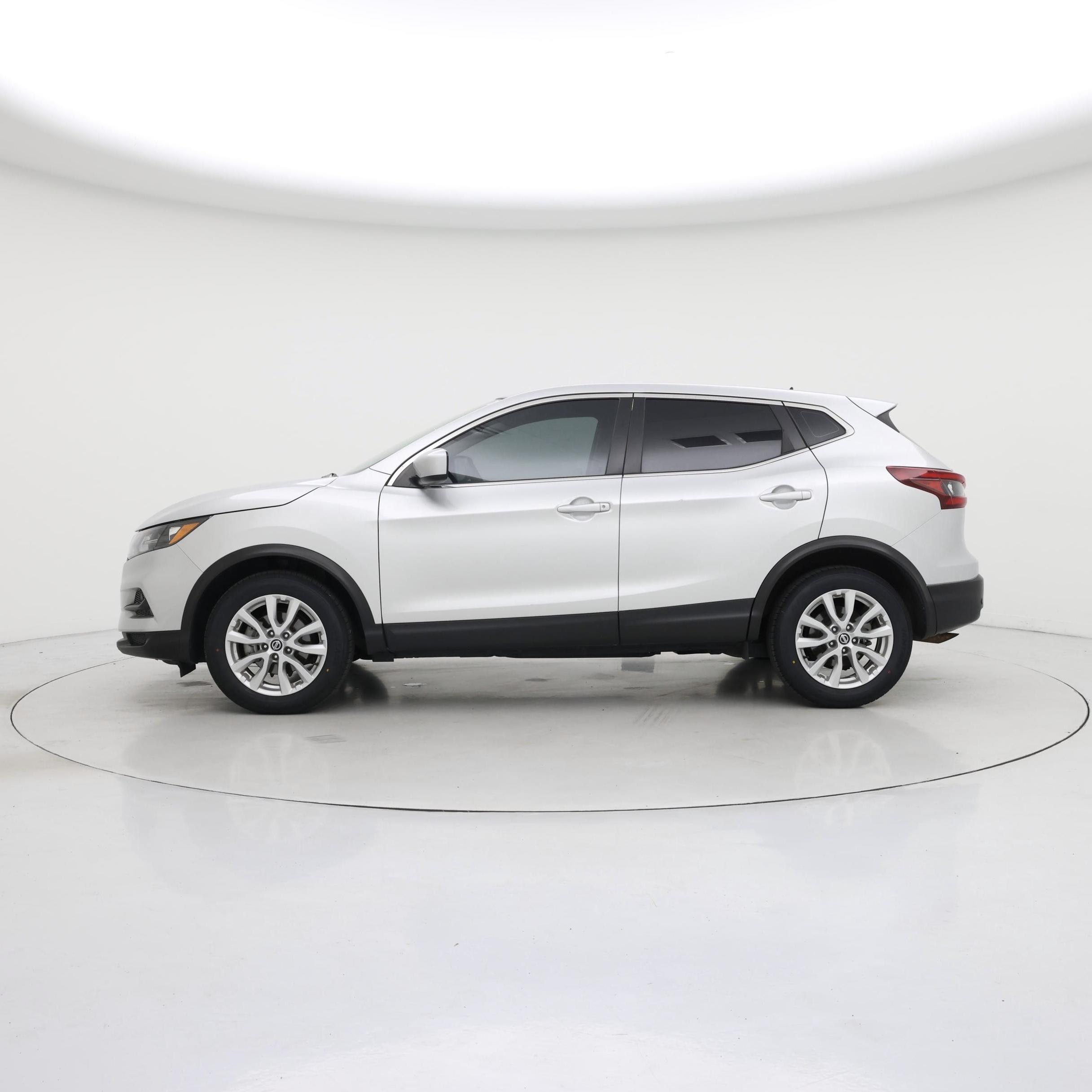 Thumbnail: 2022 Nissan Rogue Sport - 3