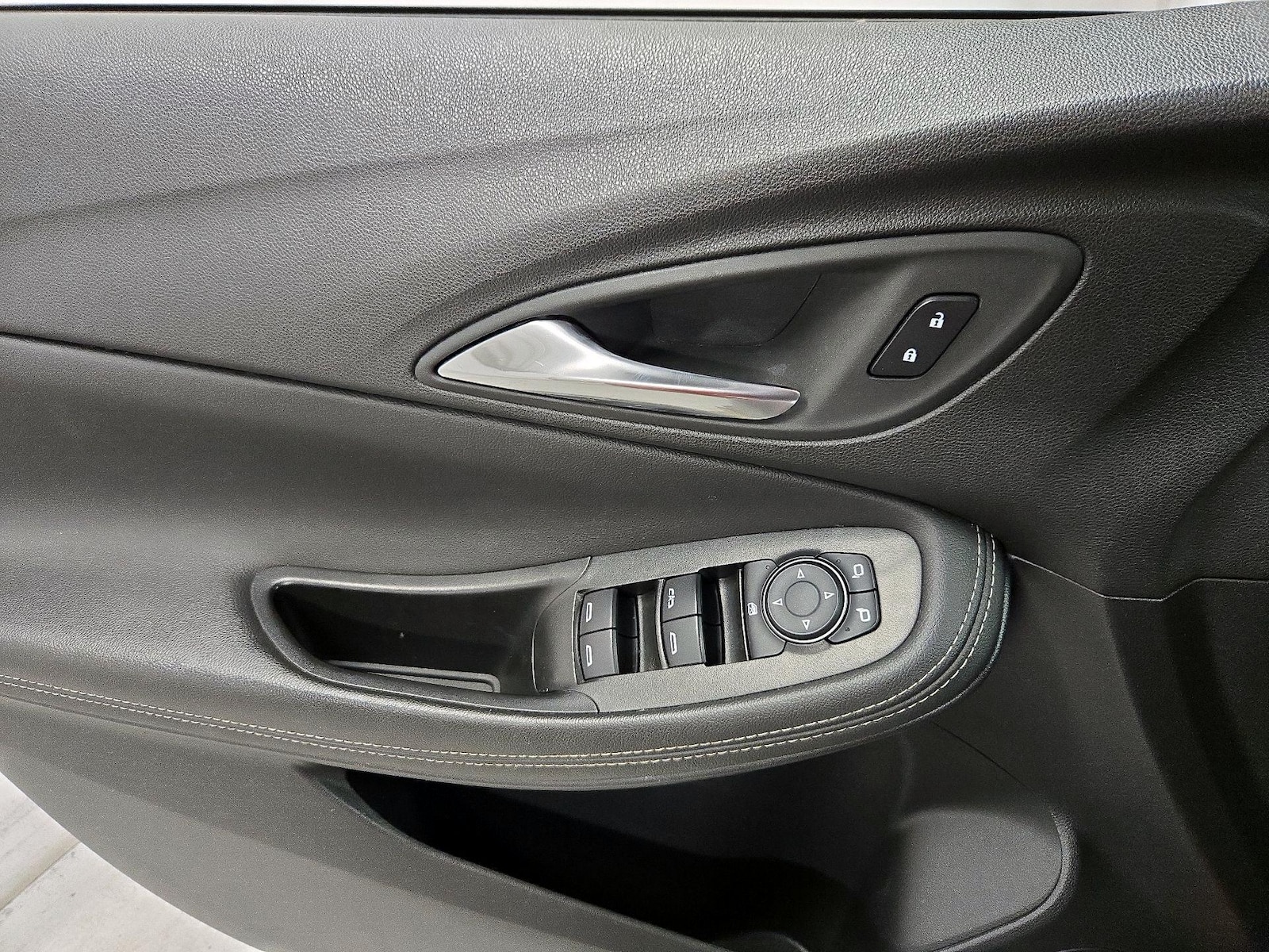 2024 Buick Encore GX Sport Touring - Photo 13