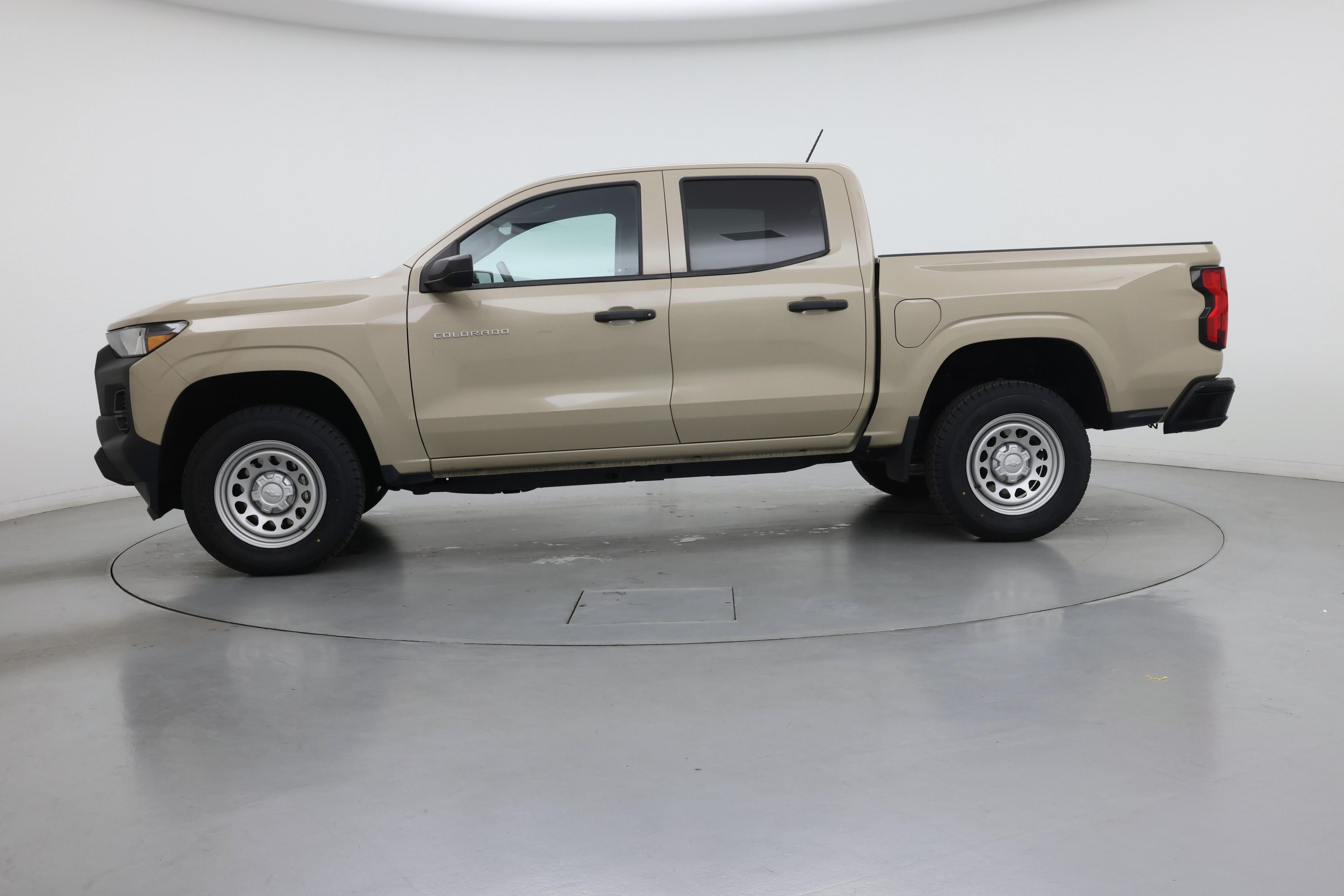Thumbnail: 2023 Chevrolet Colorado - 3