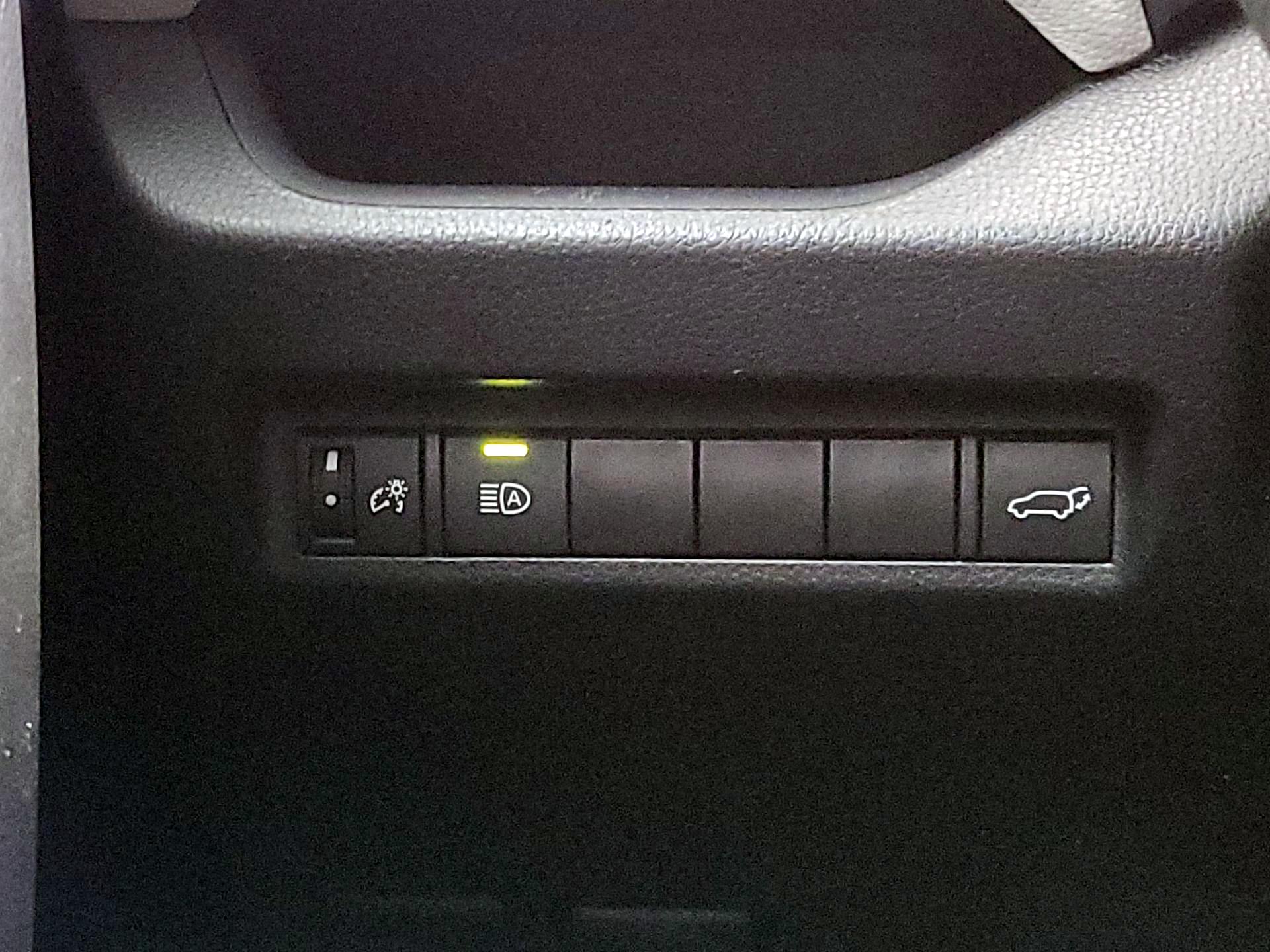 Thumbnail: 2022 Toyota RAV4 - 13